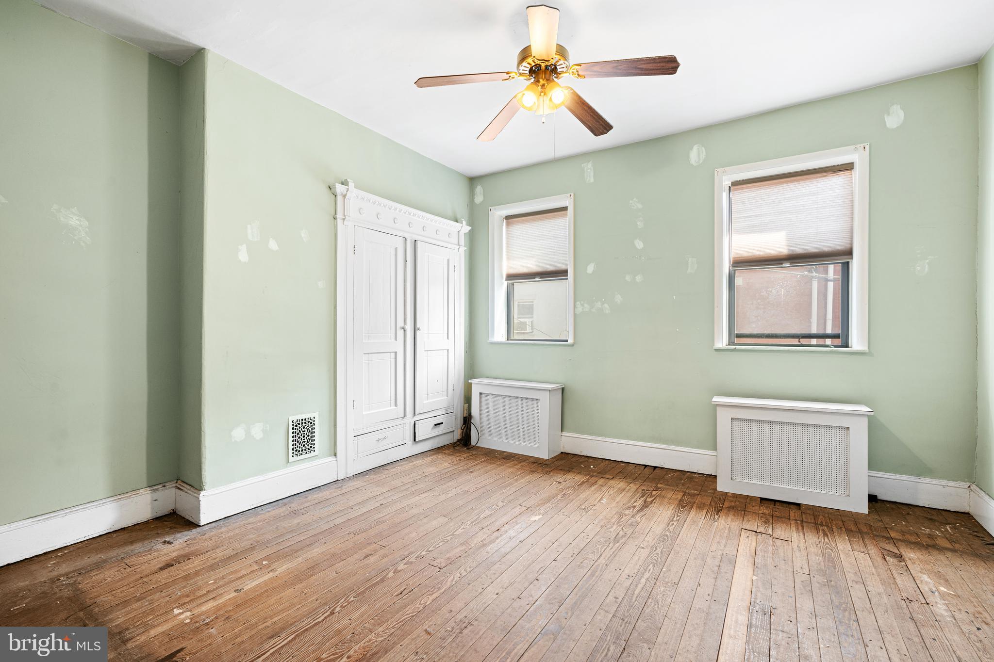 LOWER MOYAMENSING - Residential