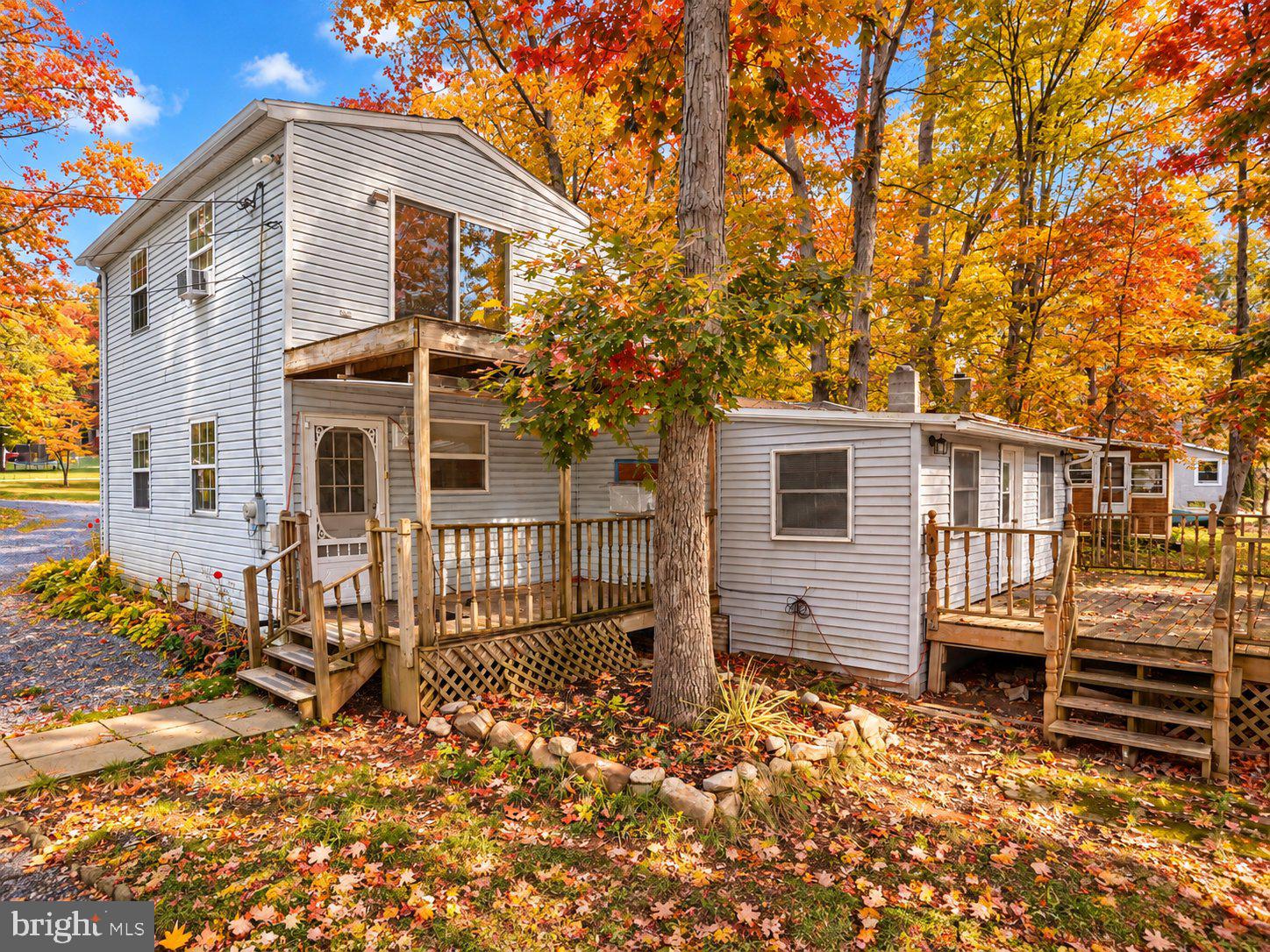 146 LAKESIDE DRIVE