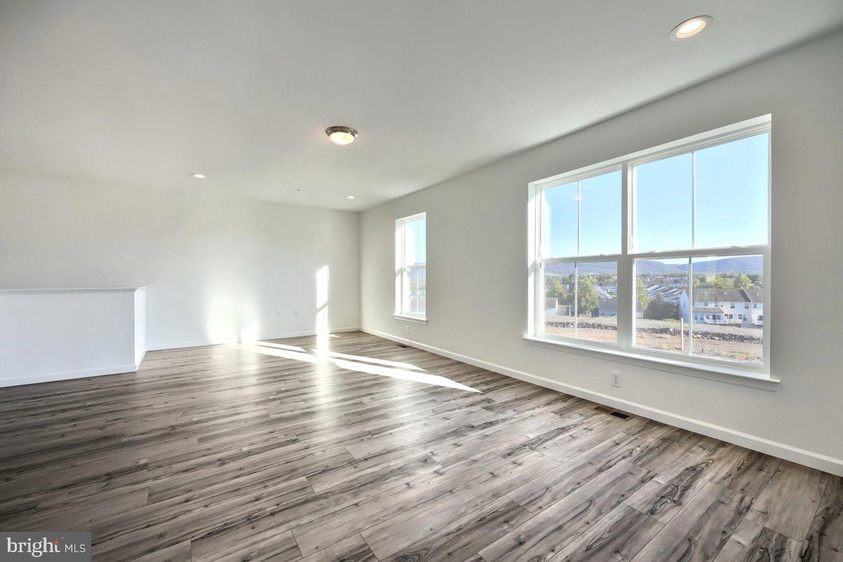 LOGAN GREENE - Residential