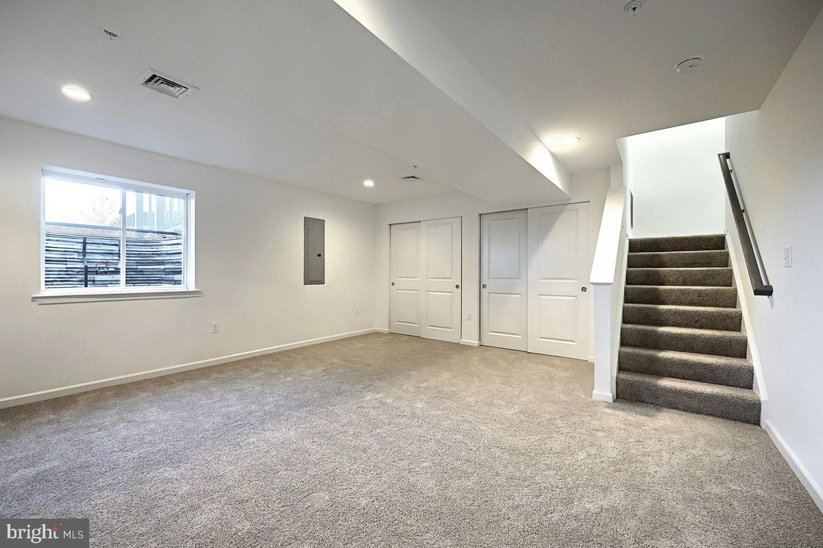 LOGAN GREENE - Residential