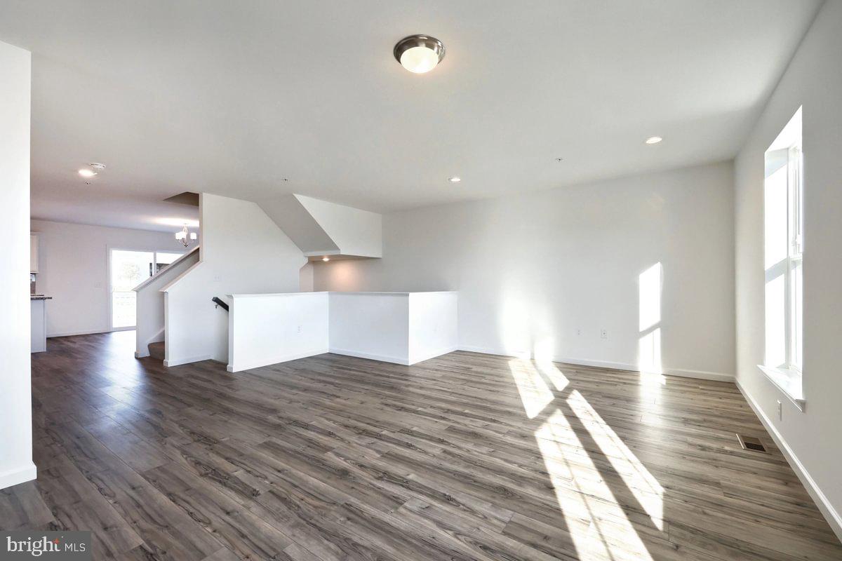 LOGAN GREENE - Residential