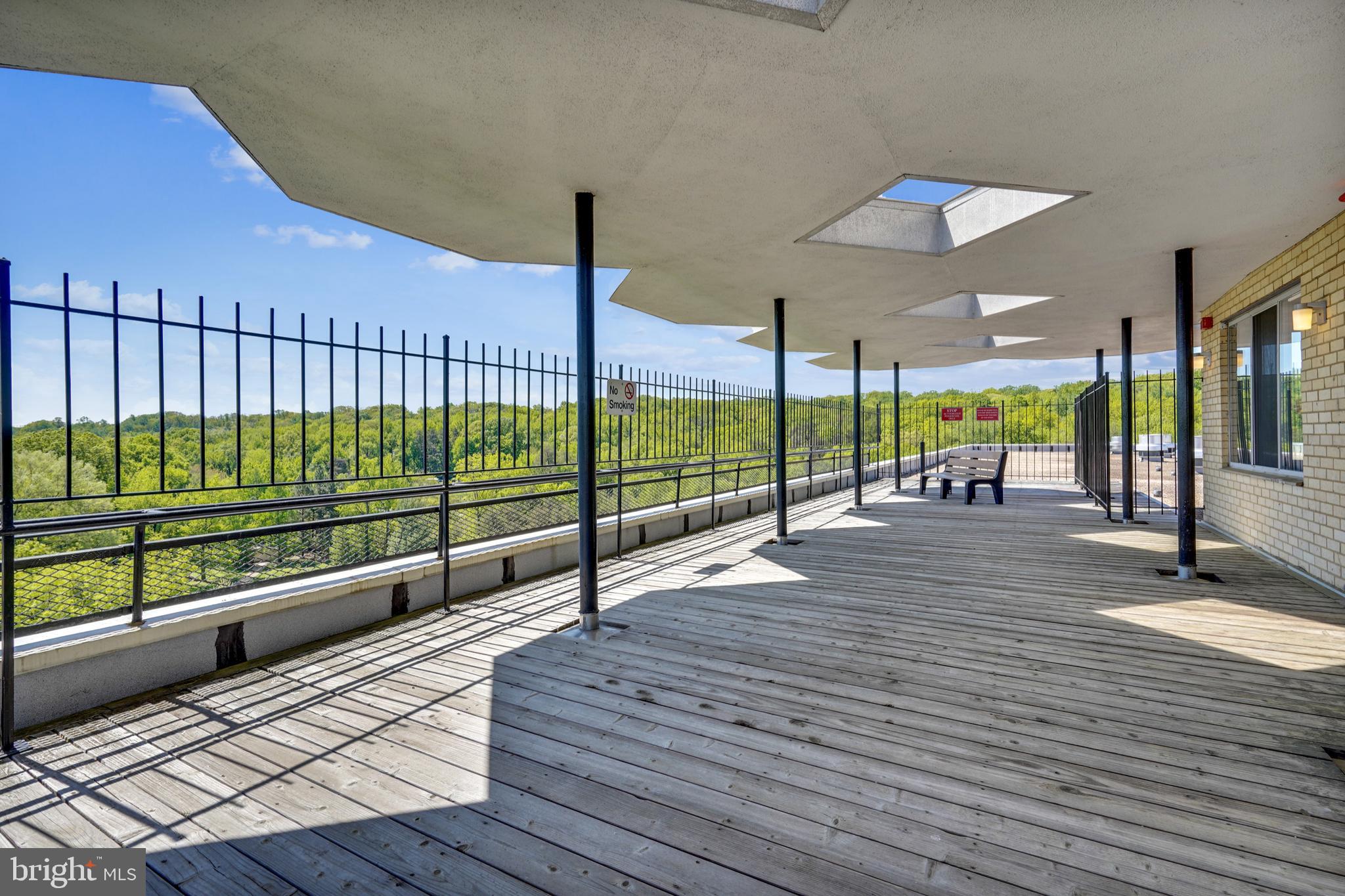 RIVER TOWERS - Residential Lease