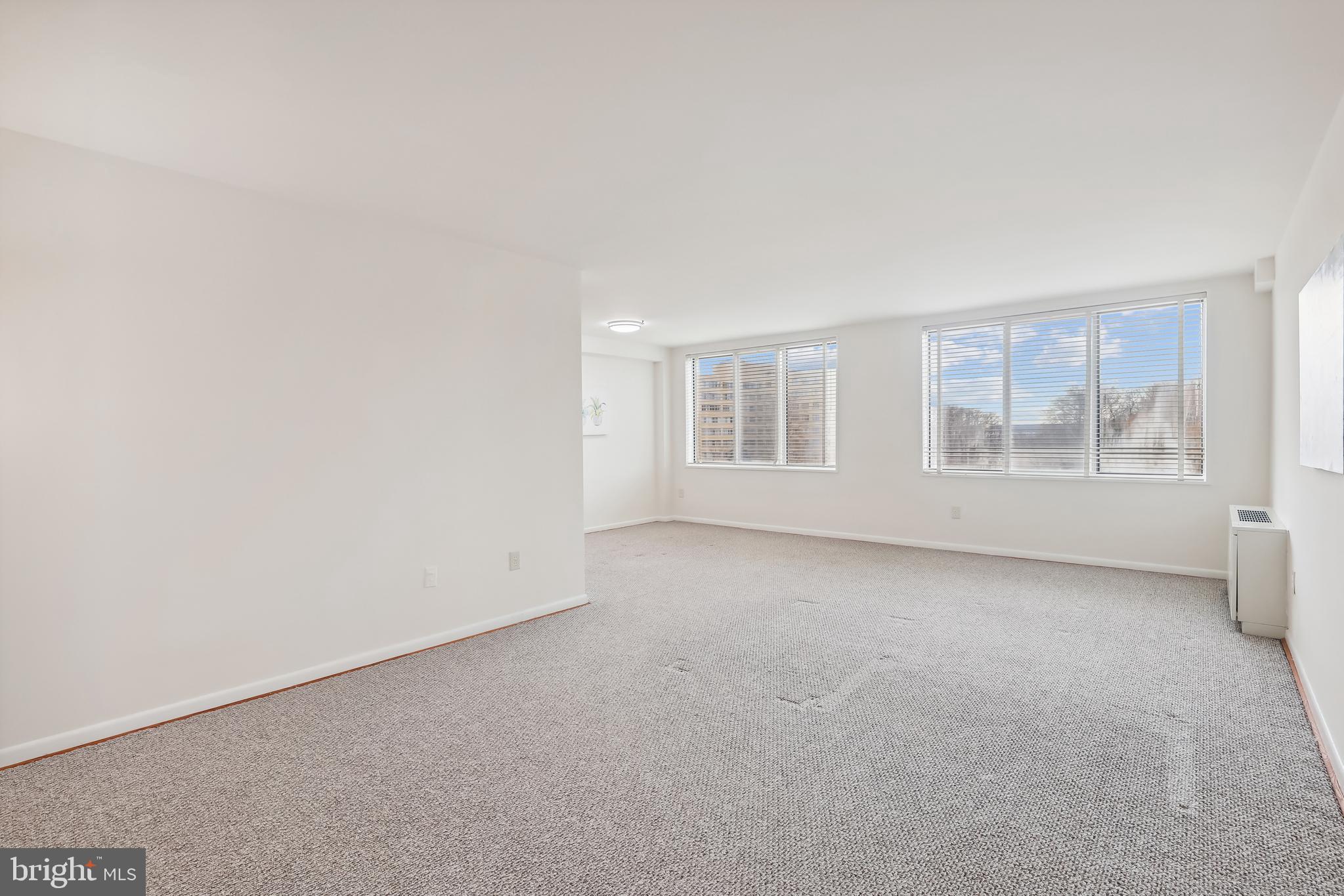 RIVER TOWERS - Residential Lease