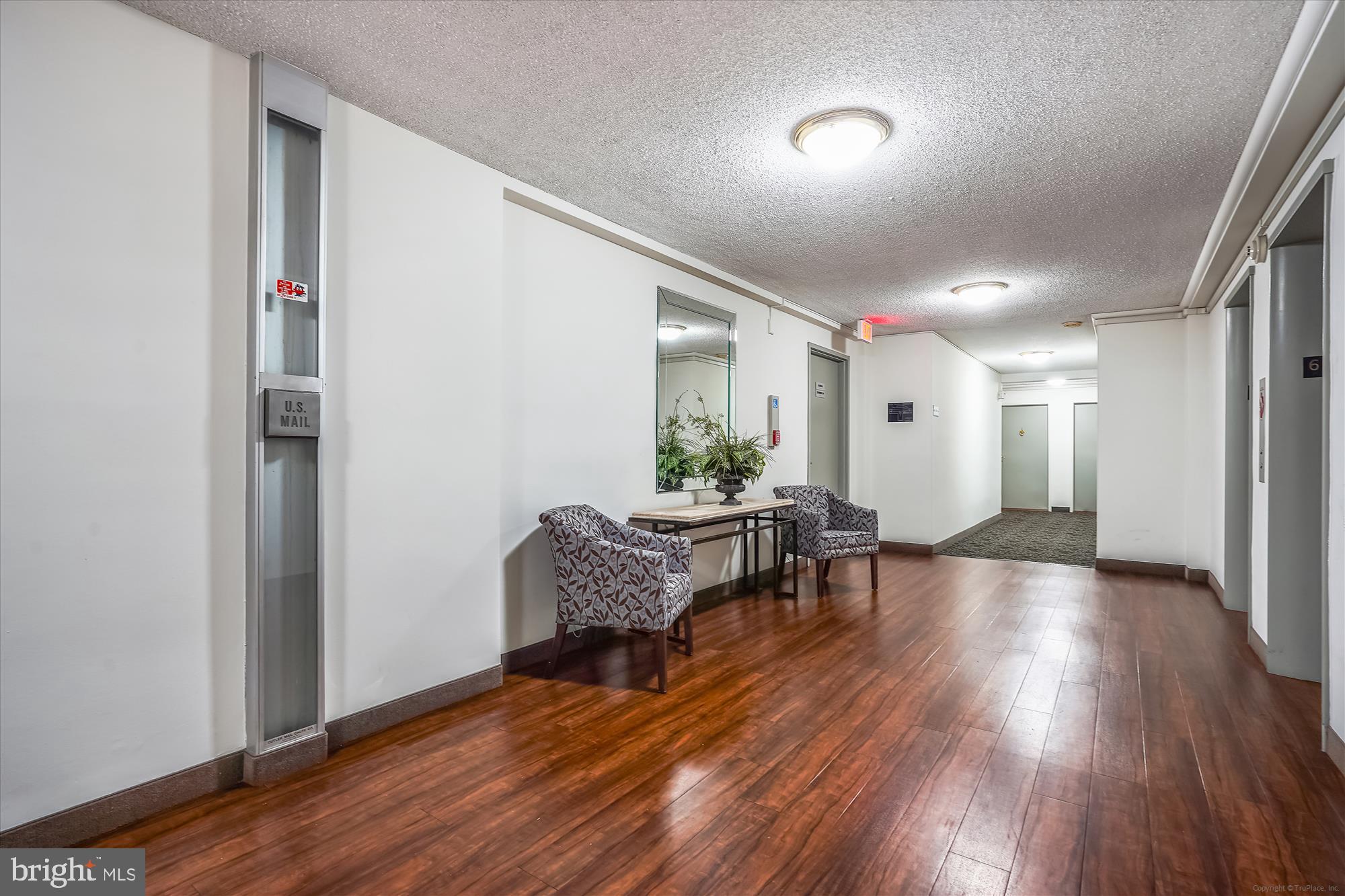 RIVER TOWERS - Residential Lease