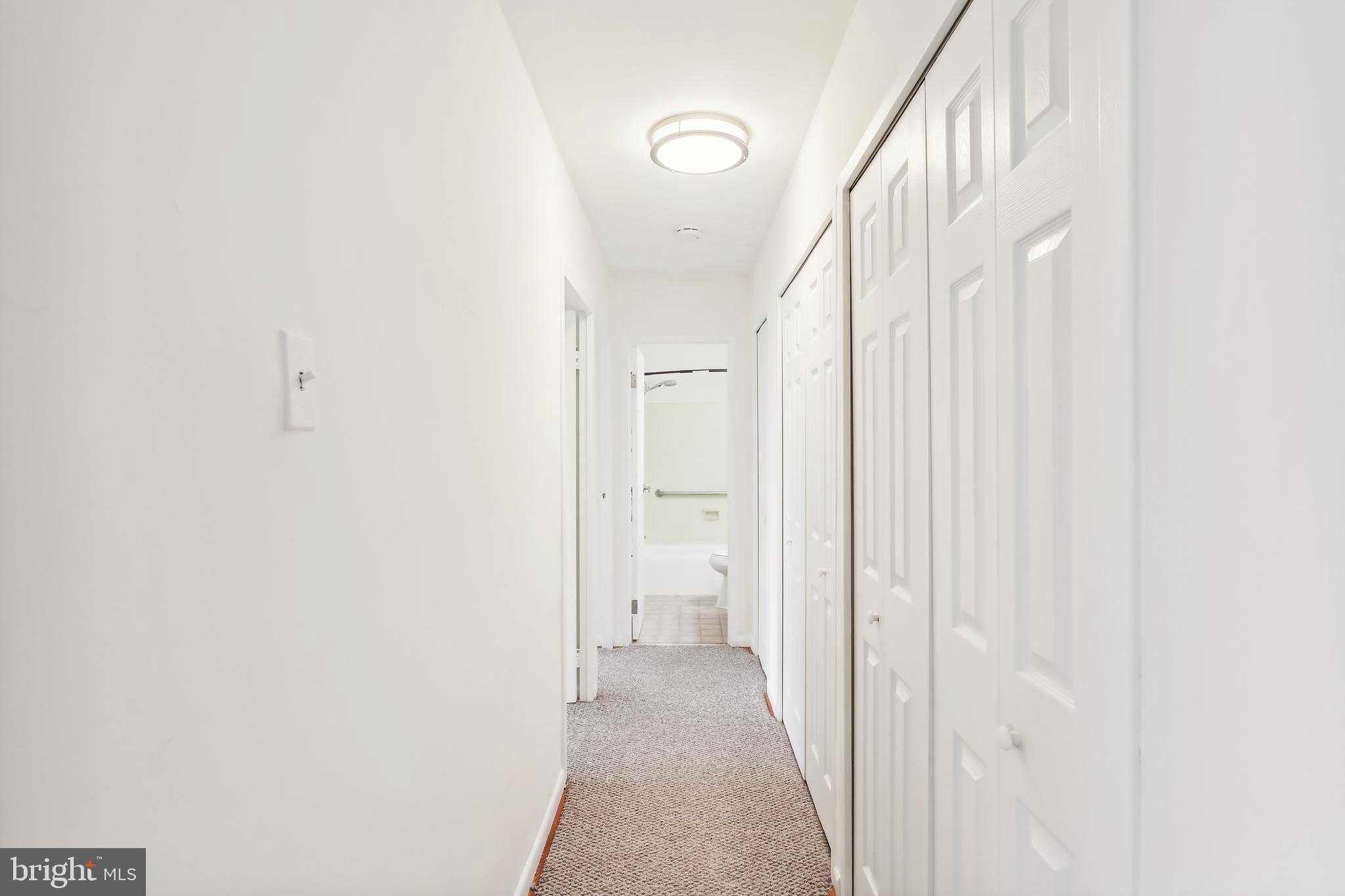 RIVER TOWERS - Residential Lease