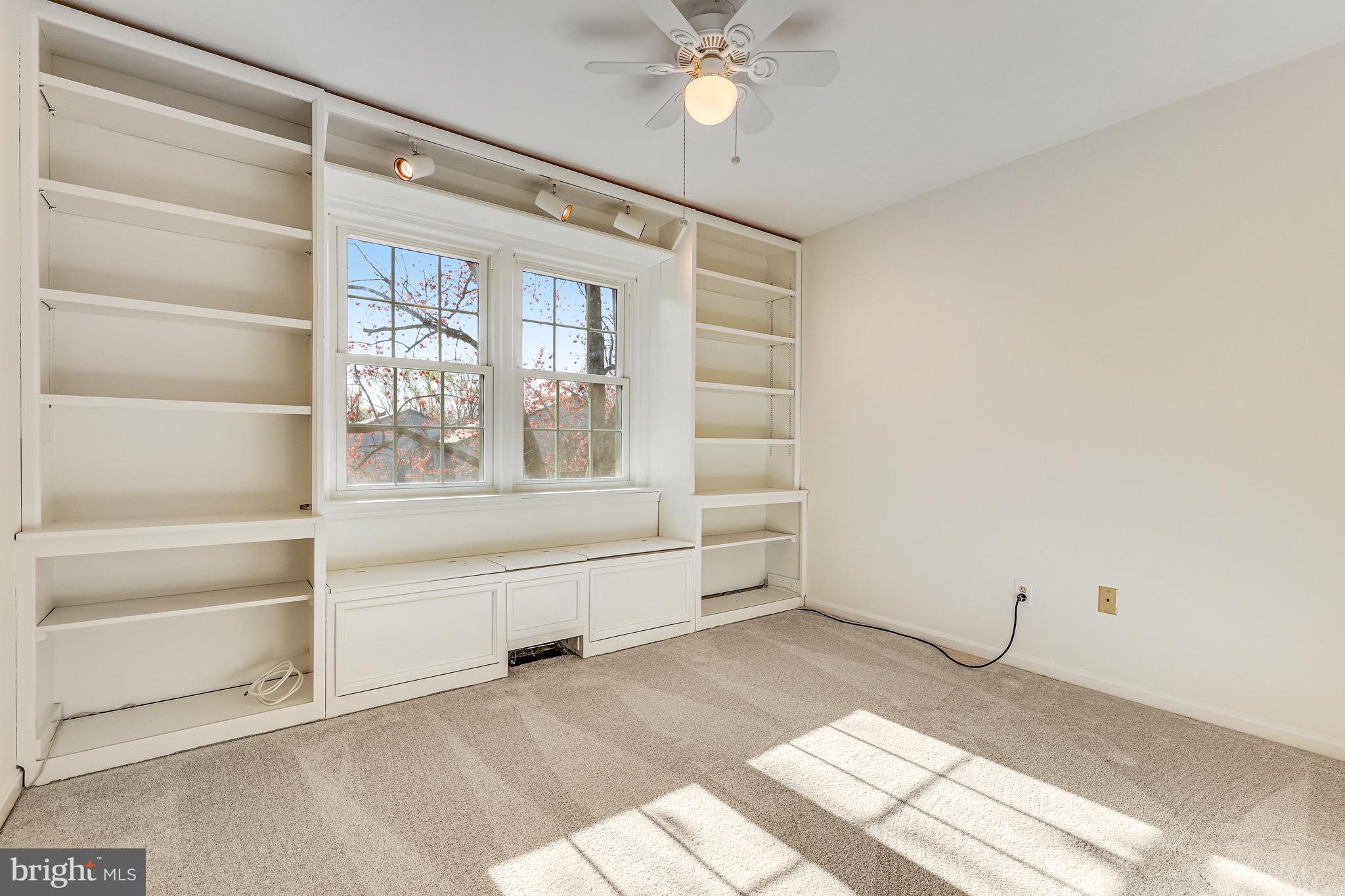 COLONIAL GREEN - Residential