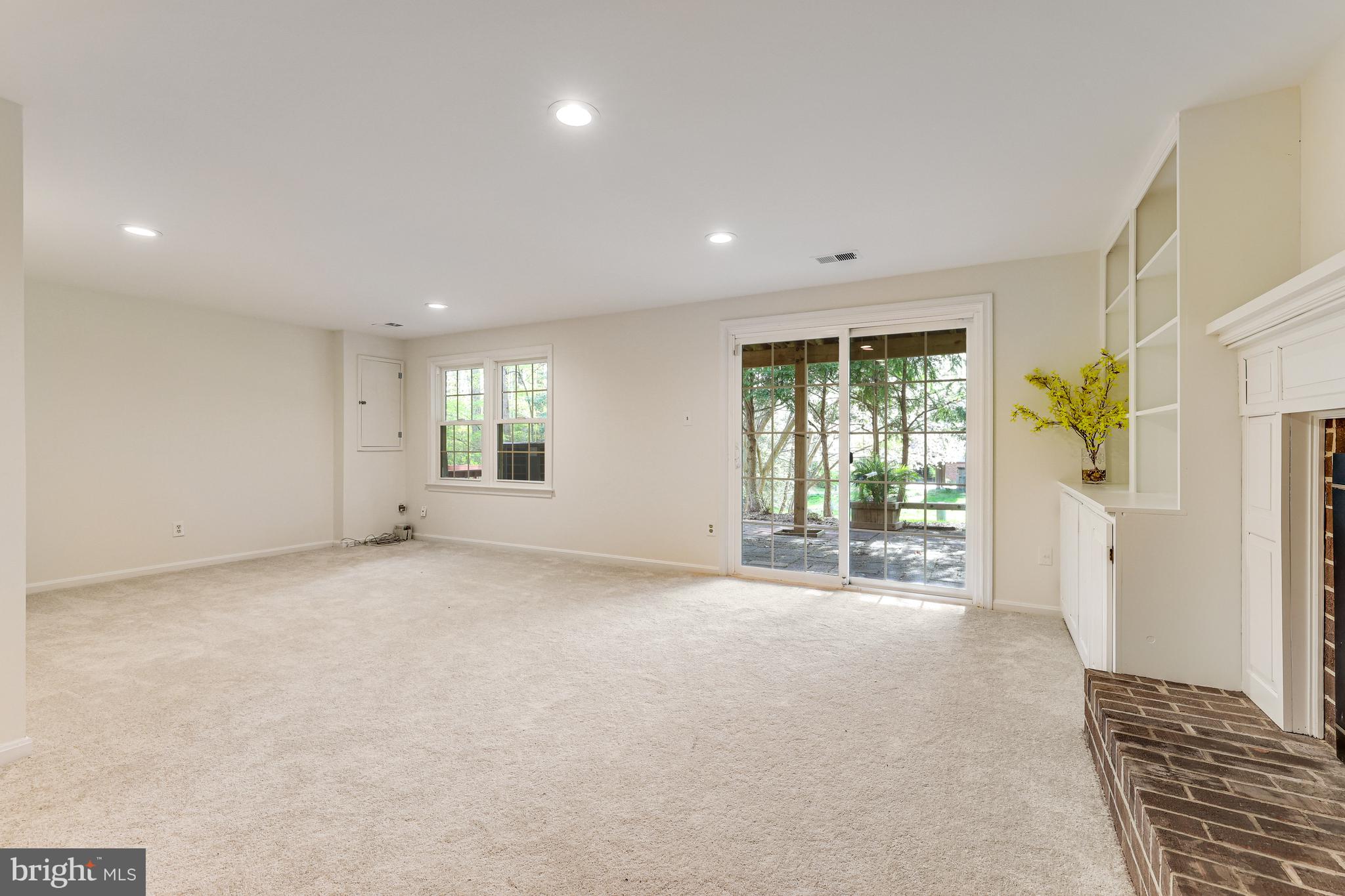 COLONIAL GREEN - Residential