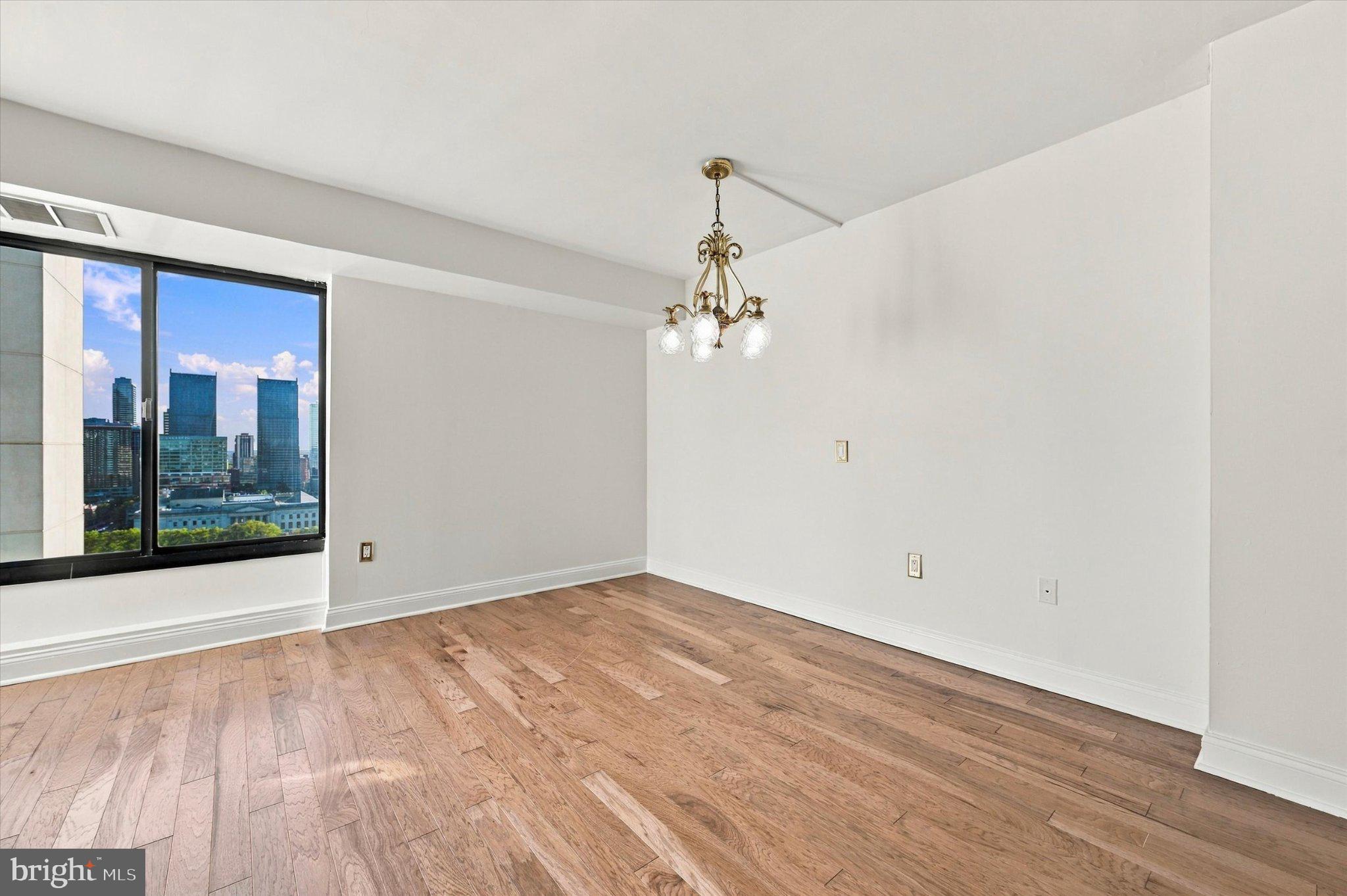 2001 HAMILTON STREET 2114