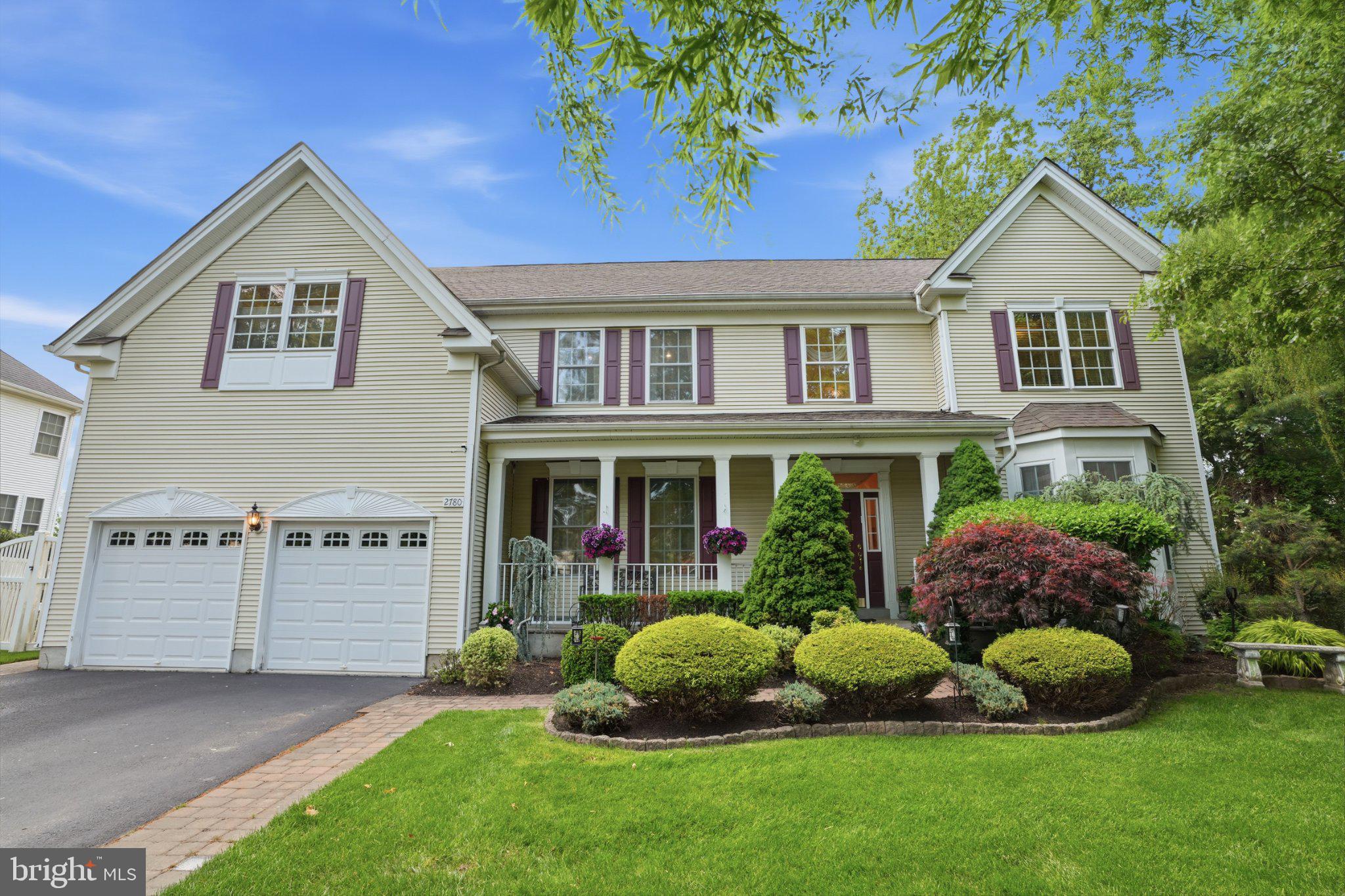 2780 HONEYSUCKLE LANE