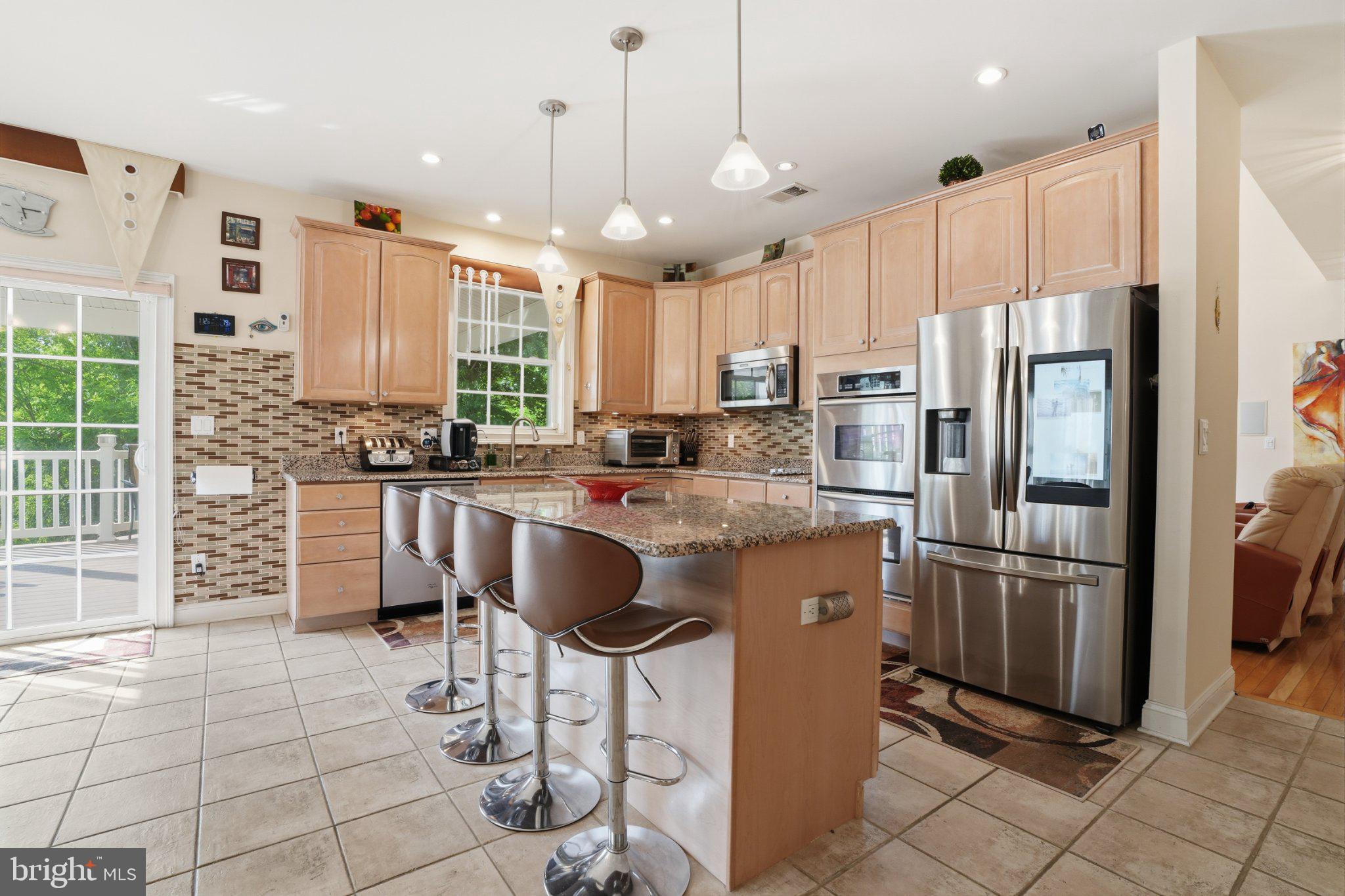 2780 HONEYSUCKLE LANE