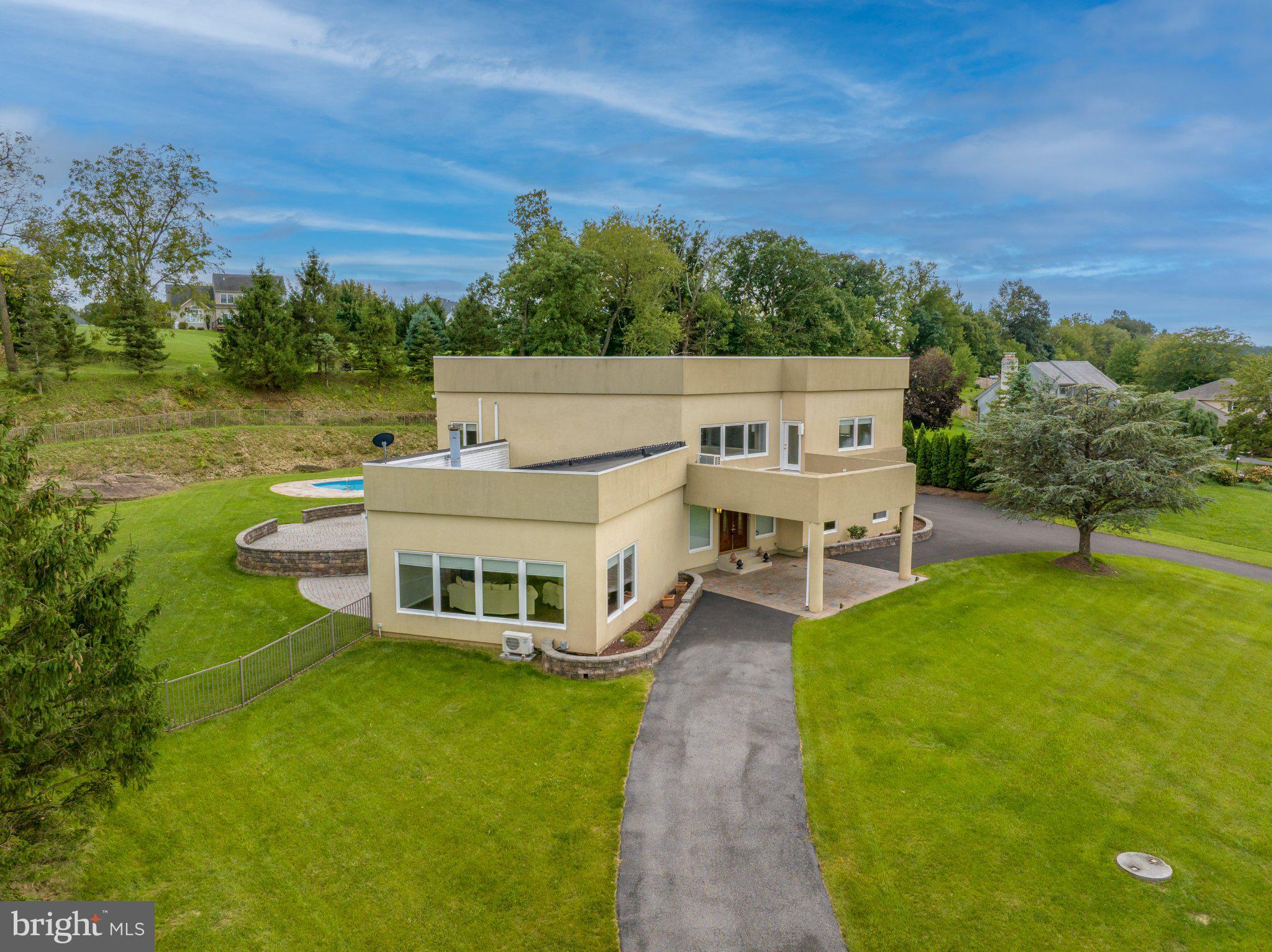 2224 MEADOW BROOK DRIVE