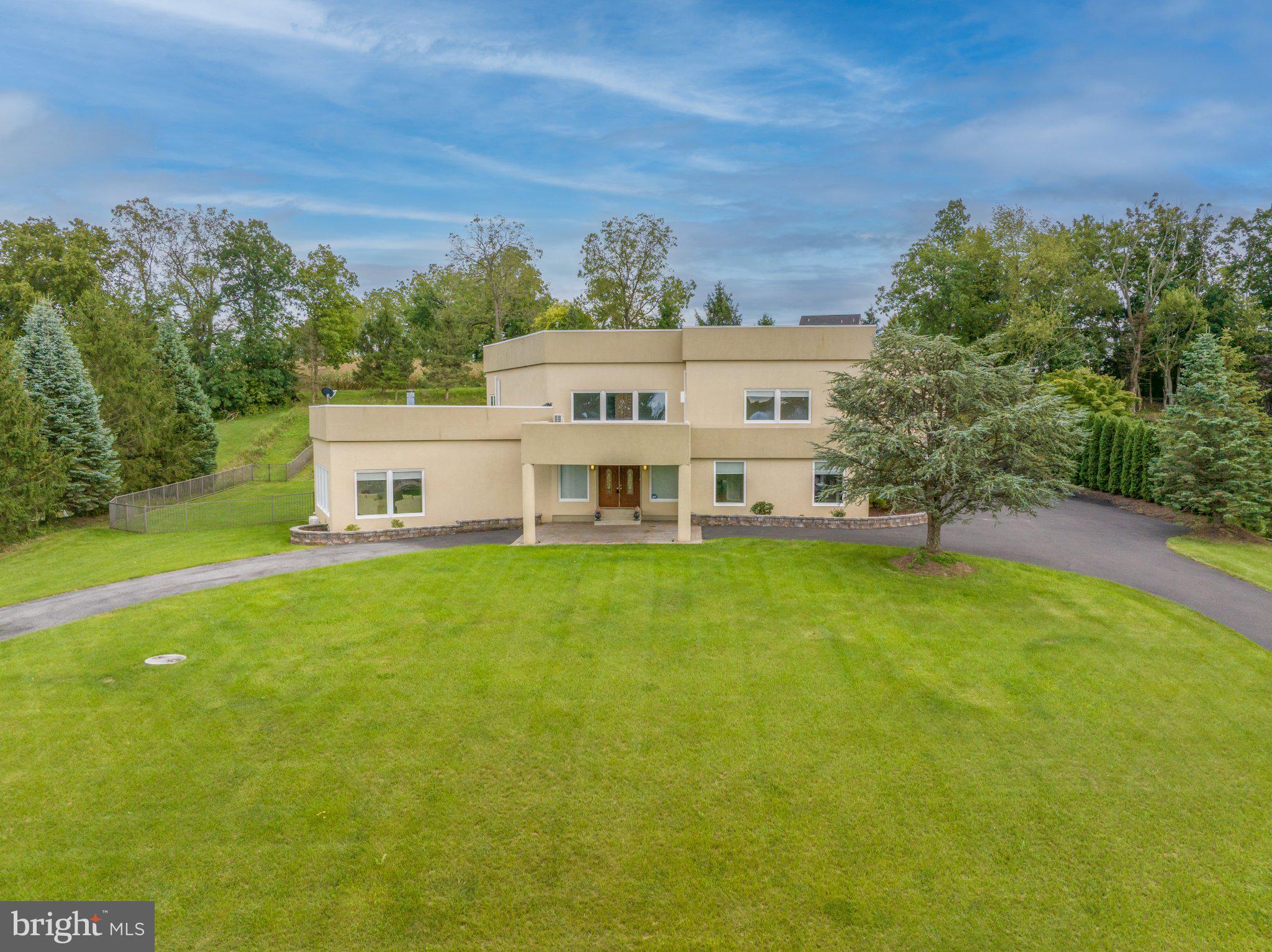 2224 MEADOW BROOK DRIVE