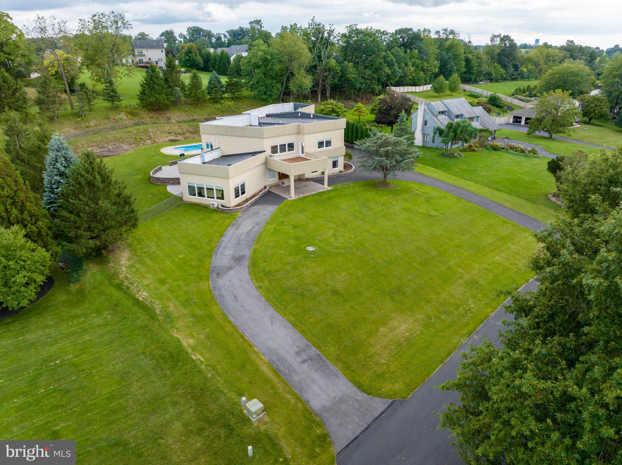 2224 MEADOW BROOK DRIVE
