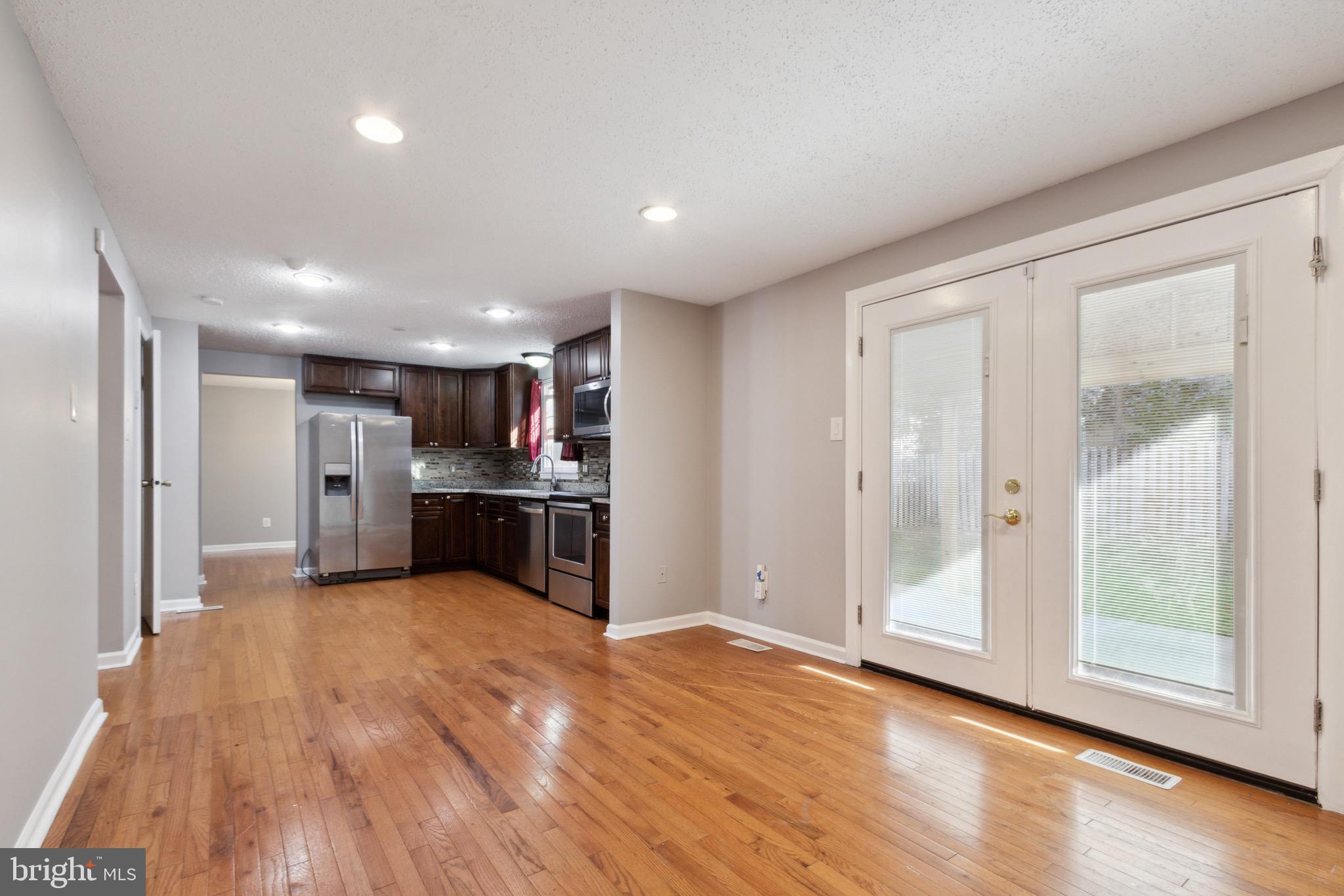 ROLLINGWOOD VILLAGE - Residential Lease