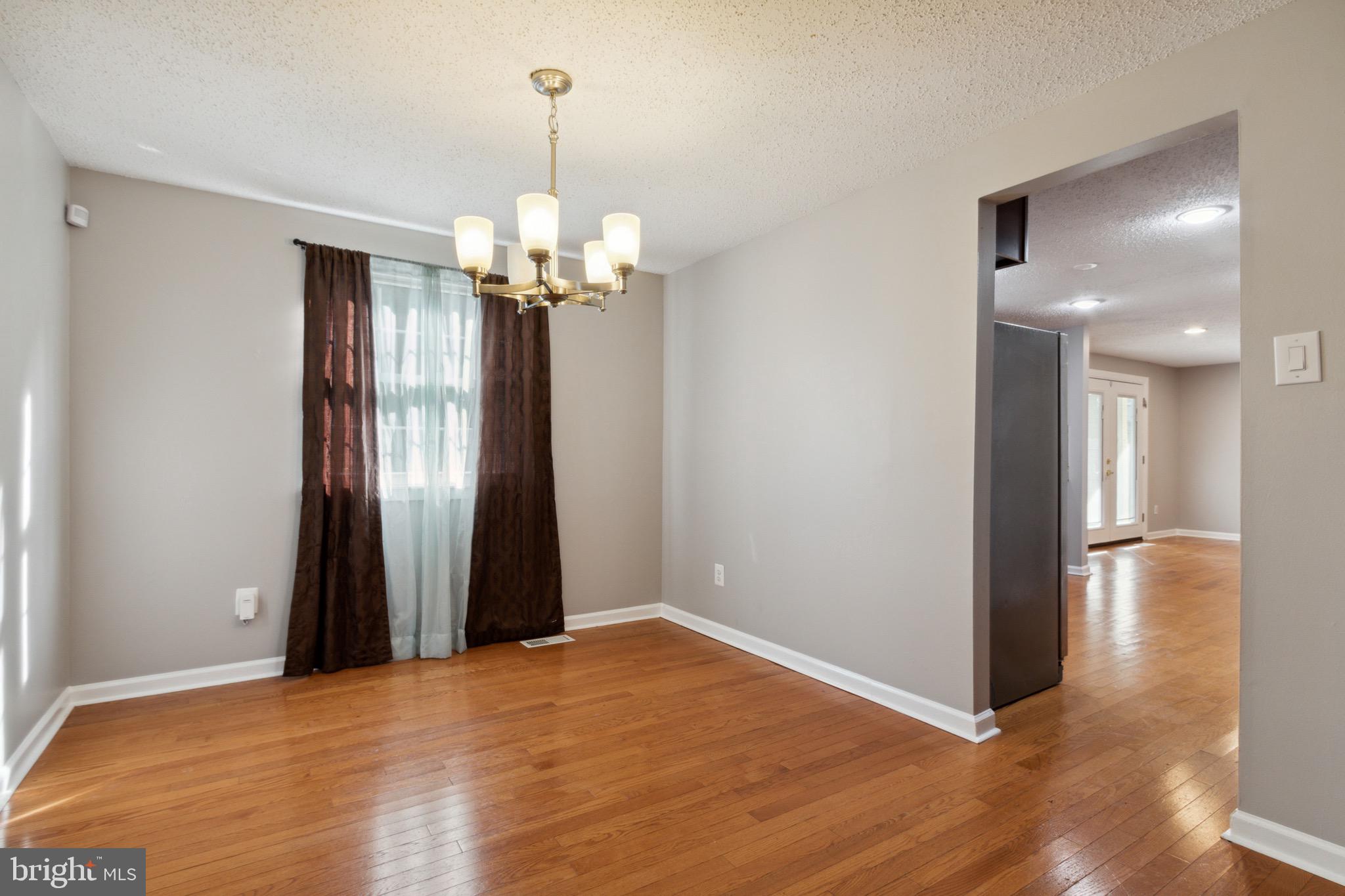 ROLLINGWOOD VILLAGE - Residential Lease