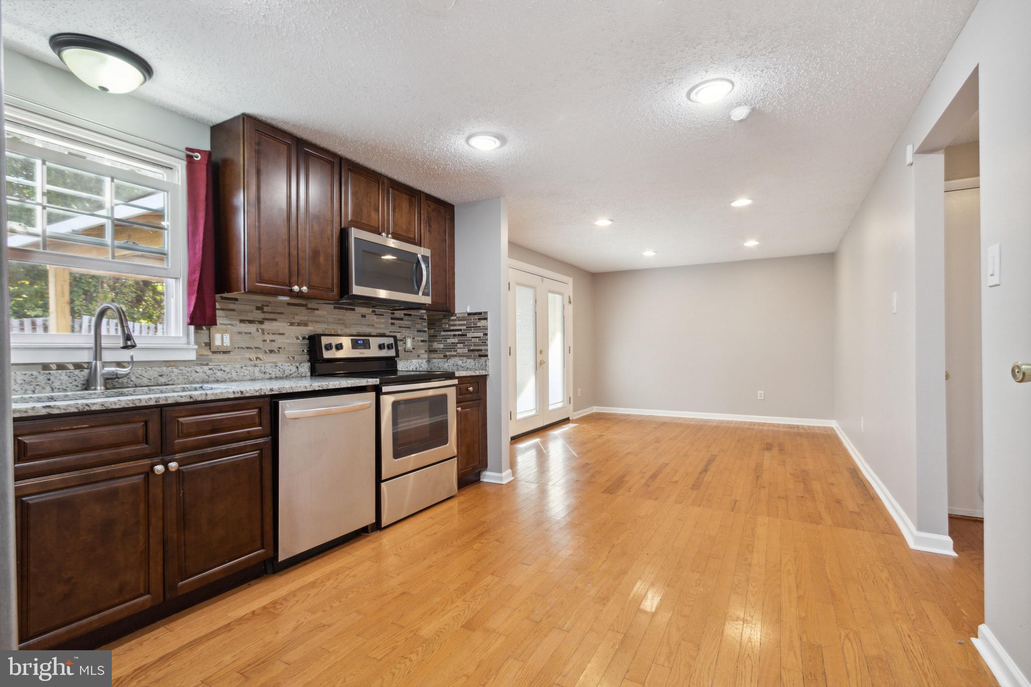 ROLLINGWOOD VILLAGE - Residential Lease