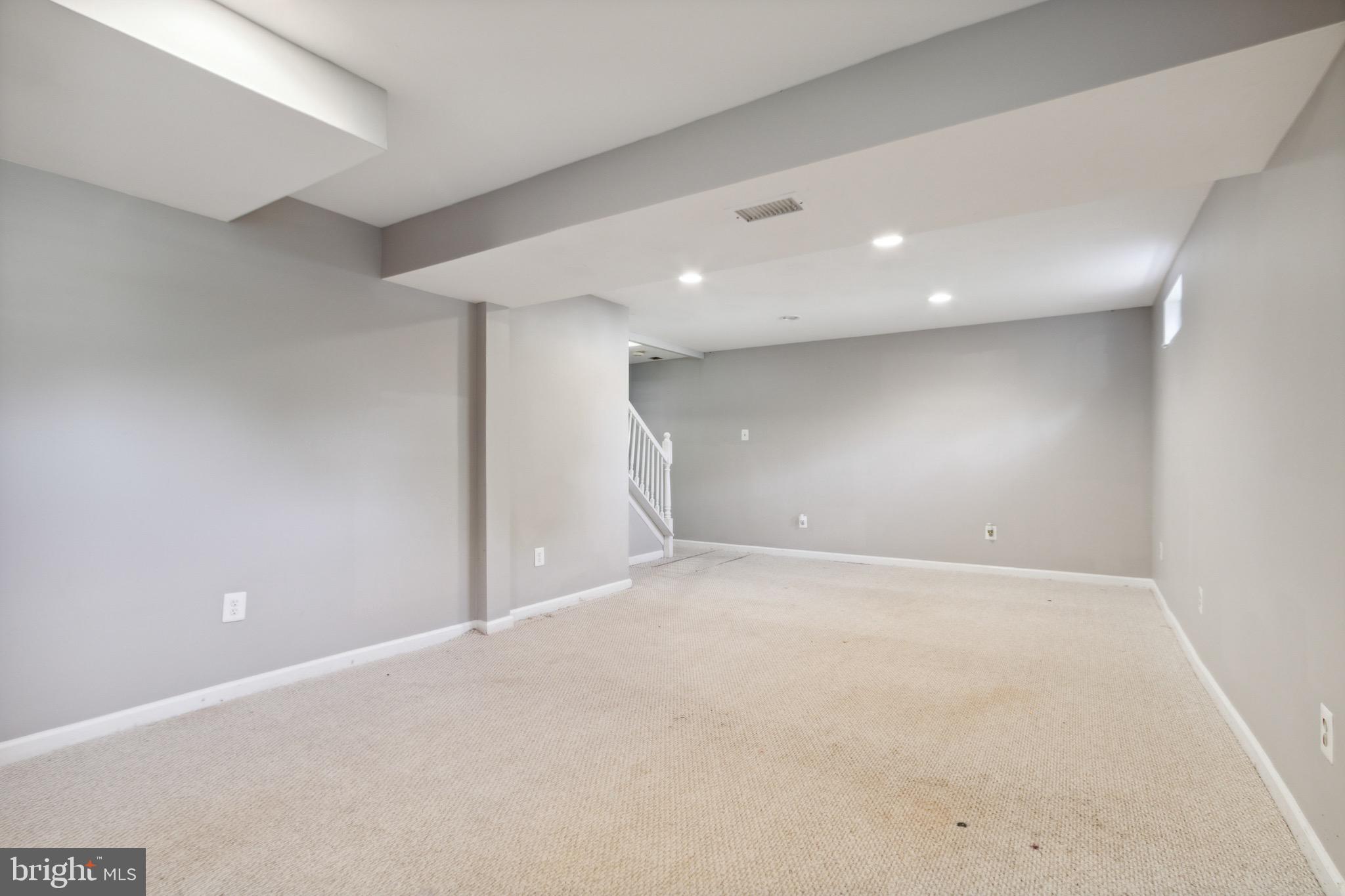 ROLLINGWOOD VILLAGE - Residential Lease