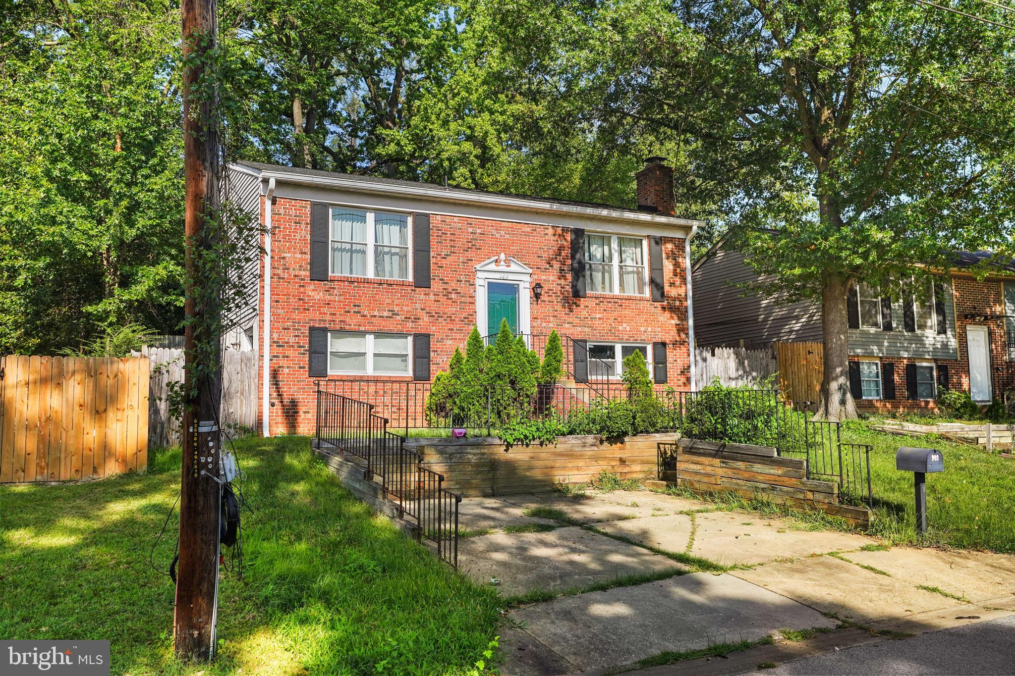 908 CYPRESSTREE PLACE