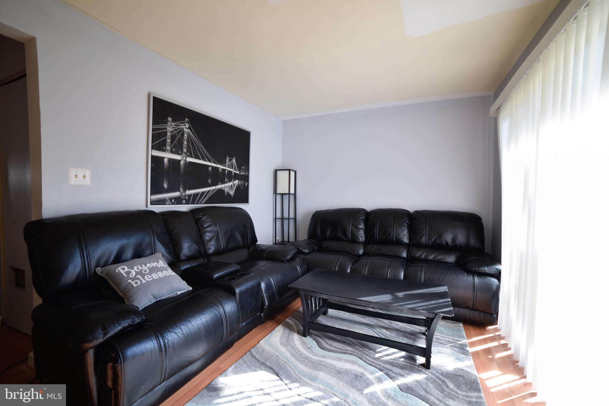 LONDON WOODS - Residential