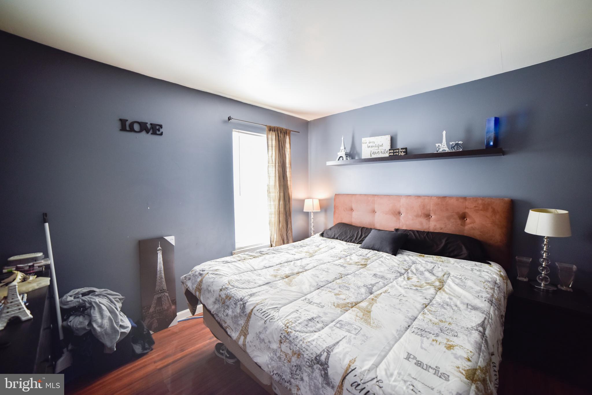 LONDON WOODS - Residential