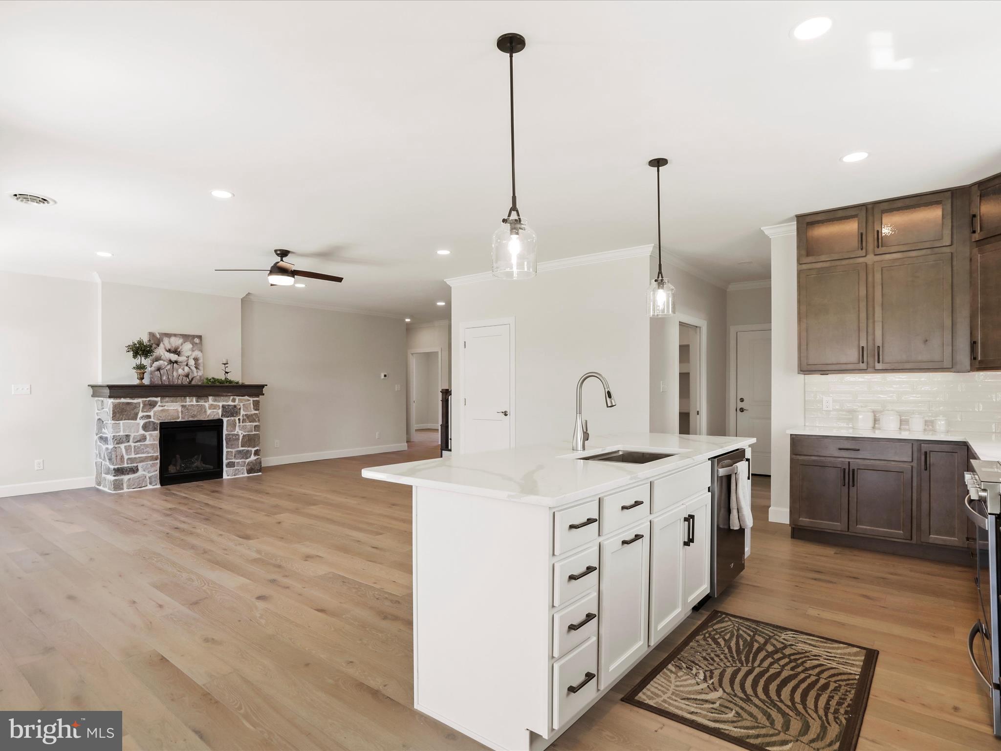 MEADOWBROOK - Residential