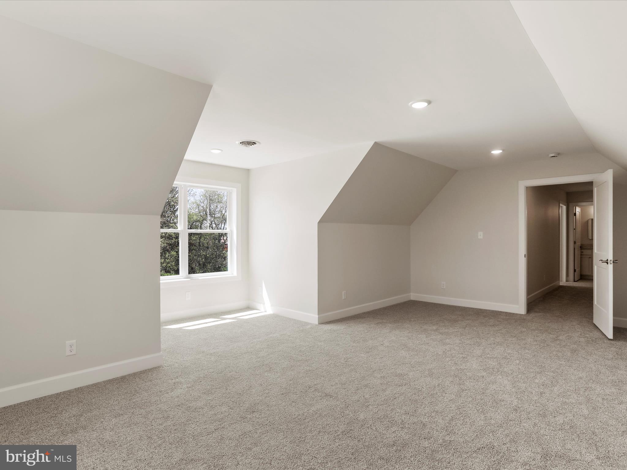 MEADOWBROOK - Residential