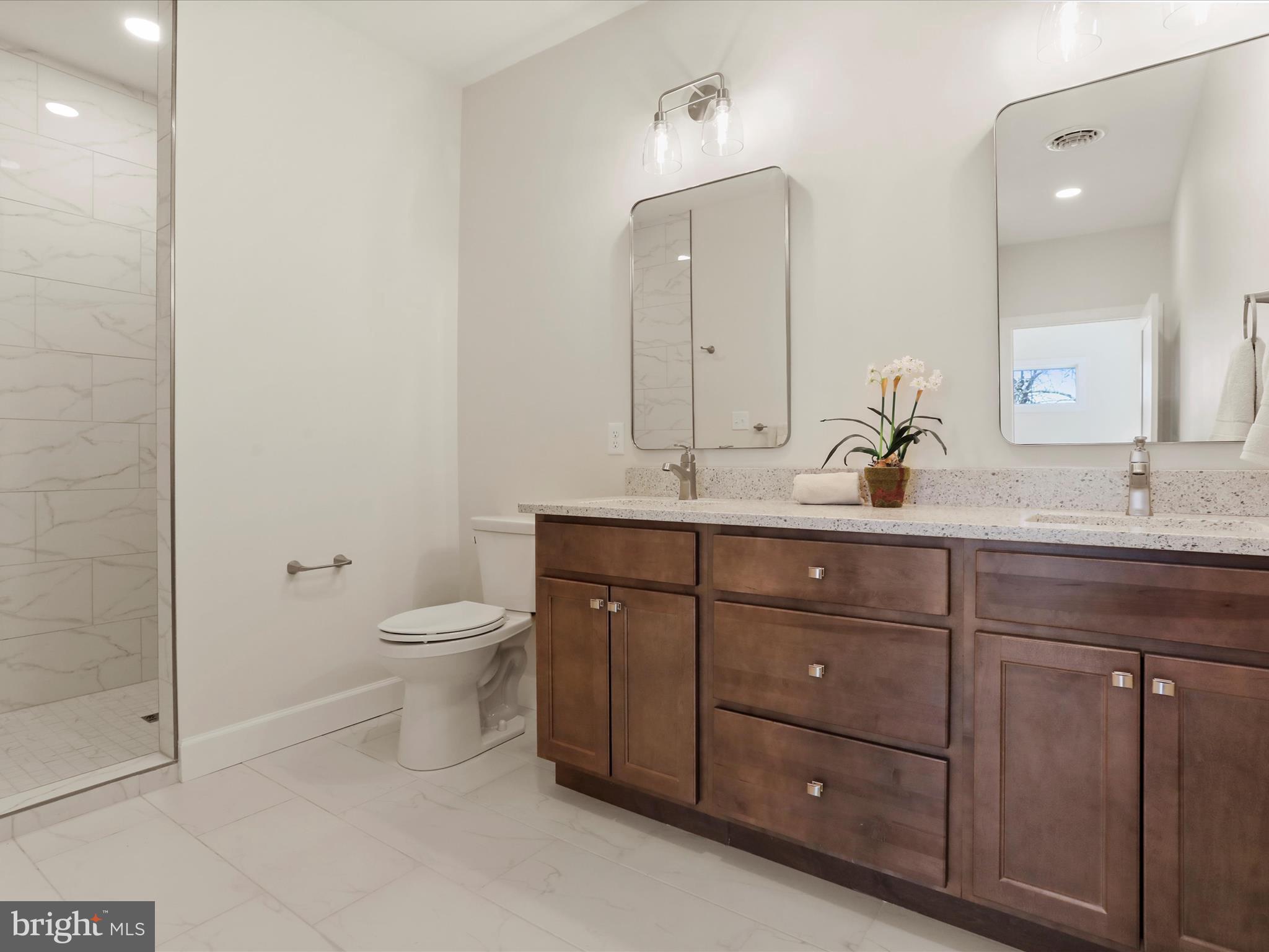 MEADOWBROOK - Residential