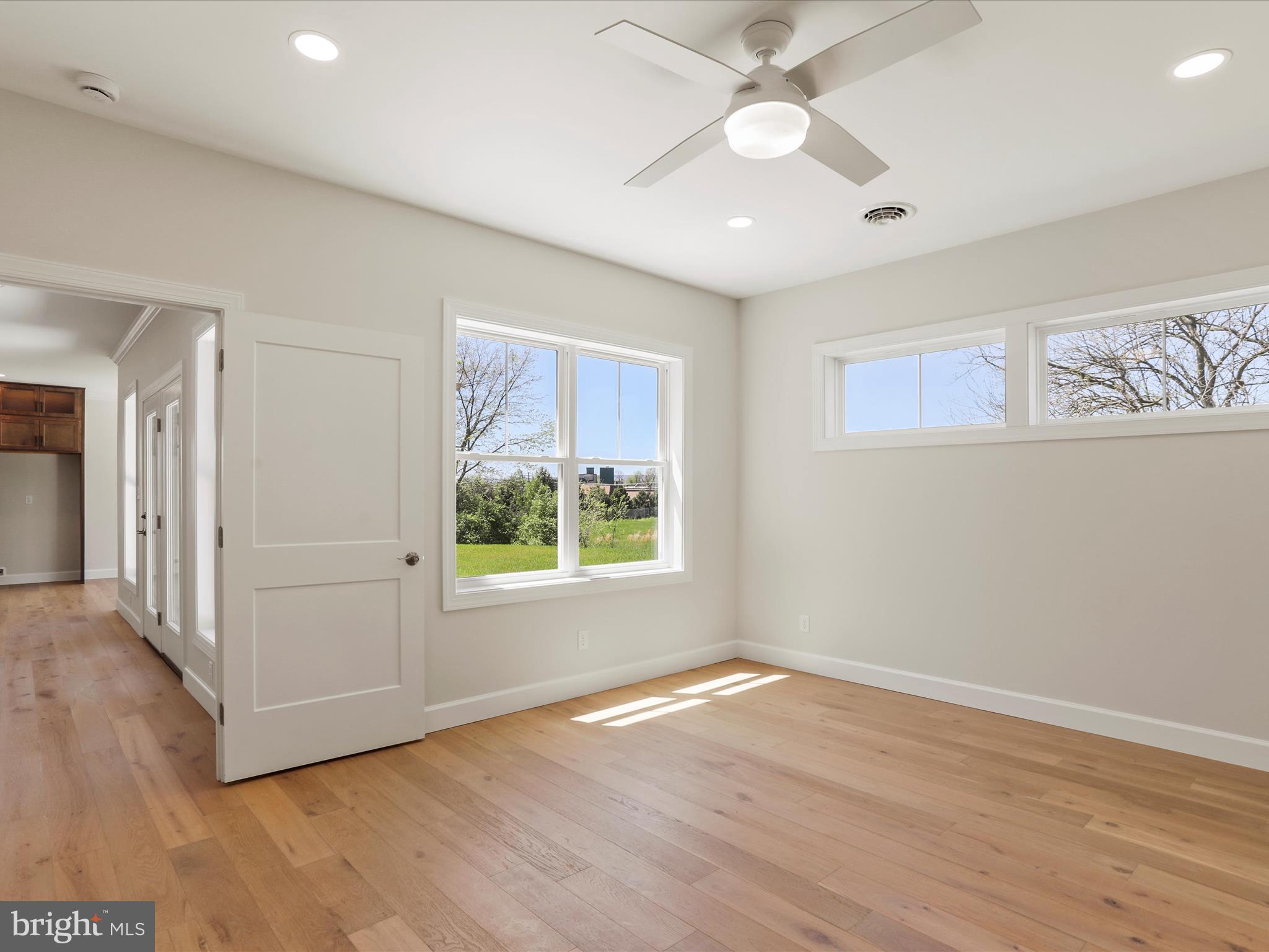 MEADOWBROOK - Residential