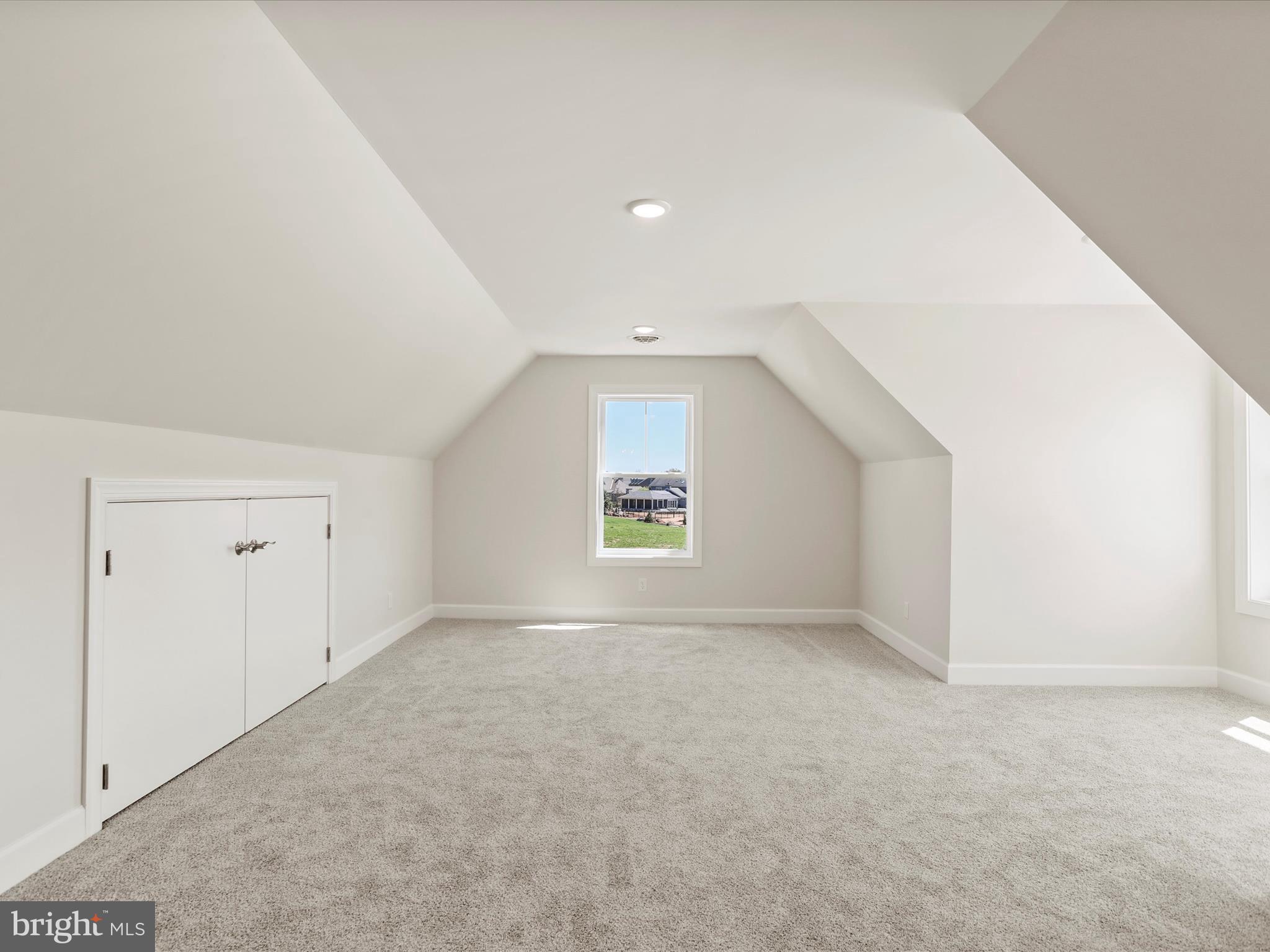 MEADOWBROOK - Residential