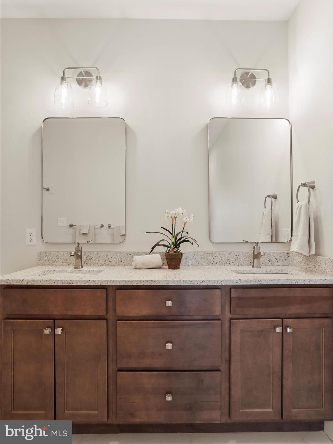 MEADOWBROOK - Residential