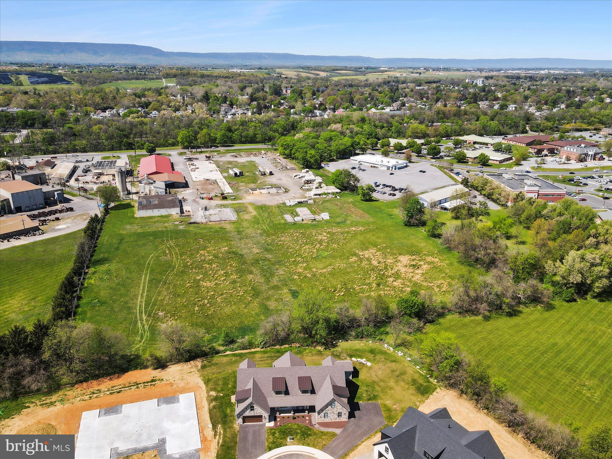 MEADOWBROOK - Residential