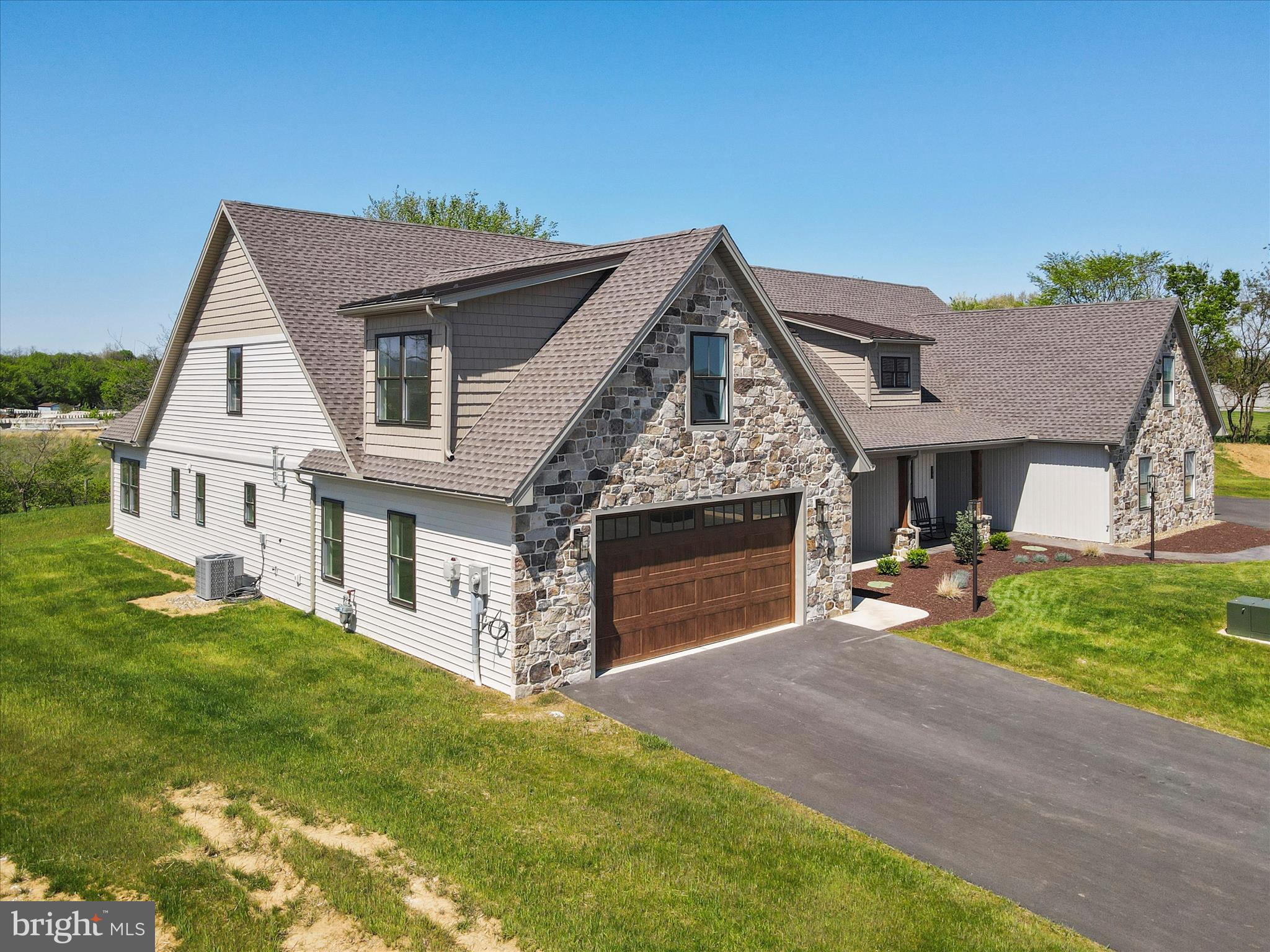 MEADOWBROOK - Residential