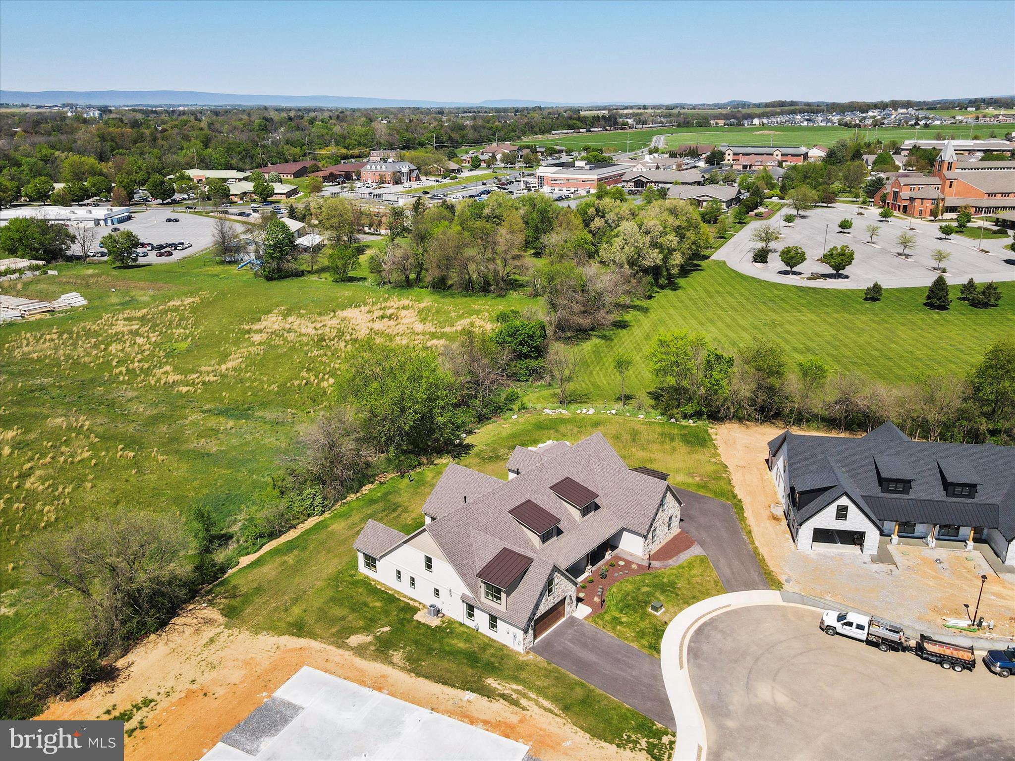 MEADOWBROOK - Residential