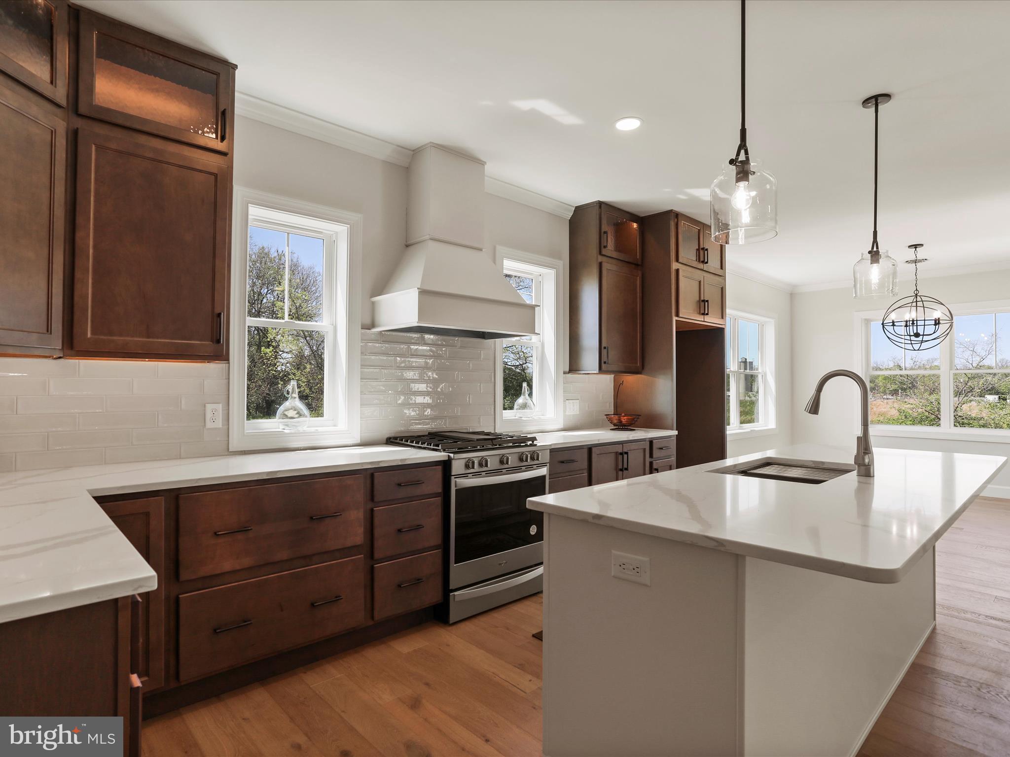 MEADOWBROOK - Residential