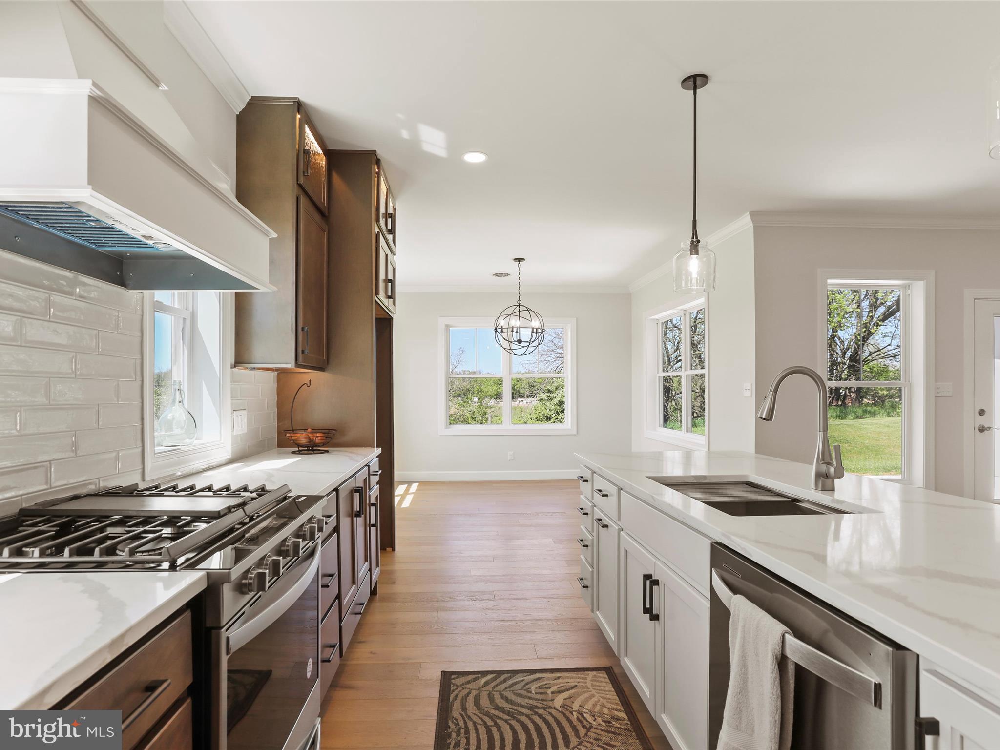 MEADOWBROOK - Residential