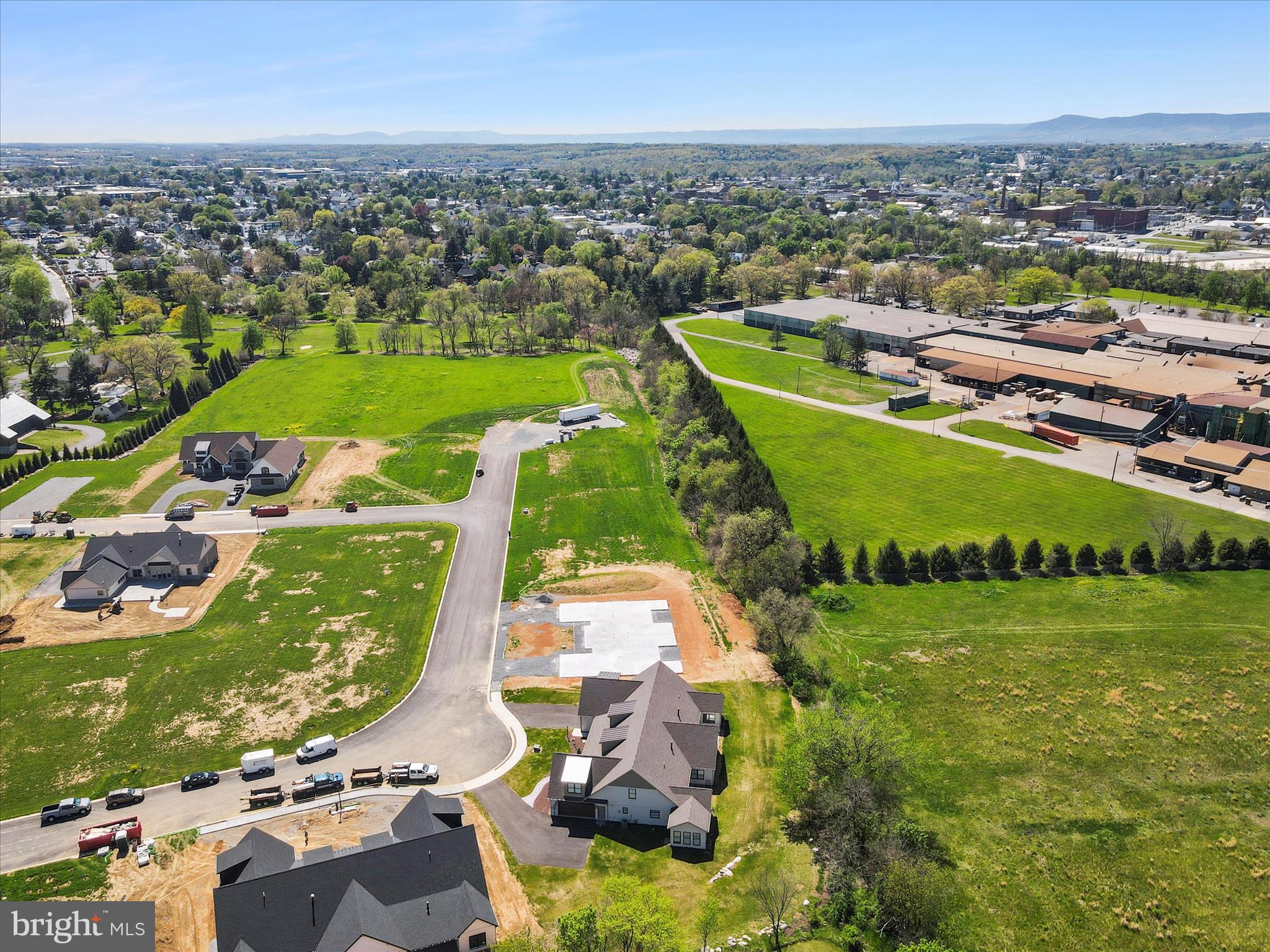 MEADOWBROOK - Residential