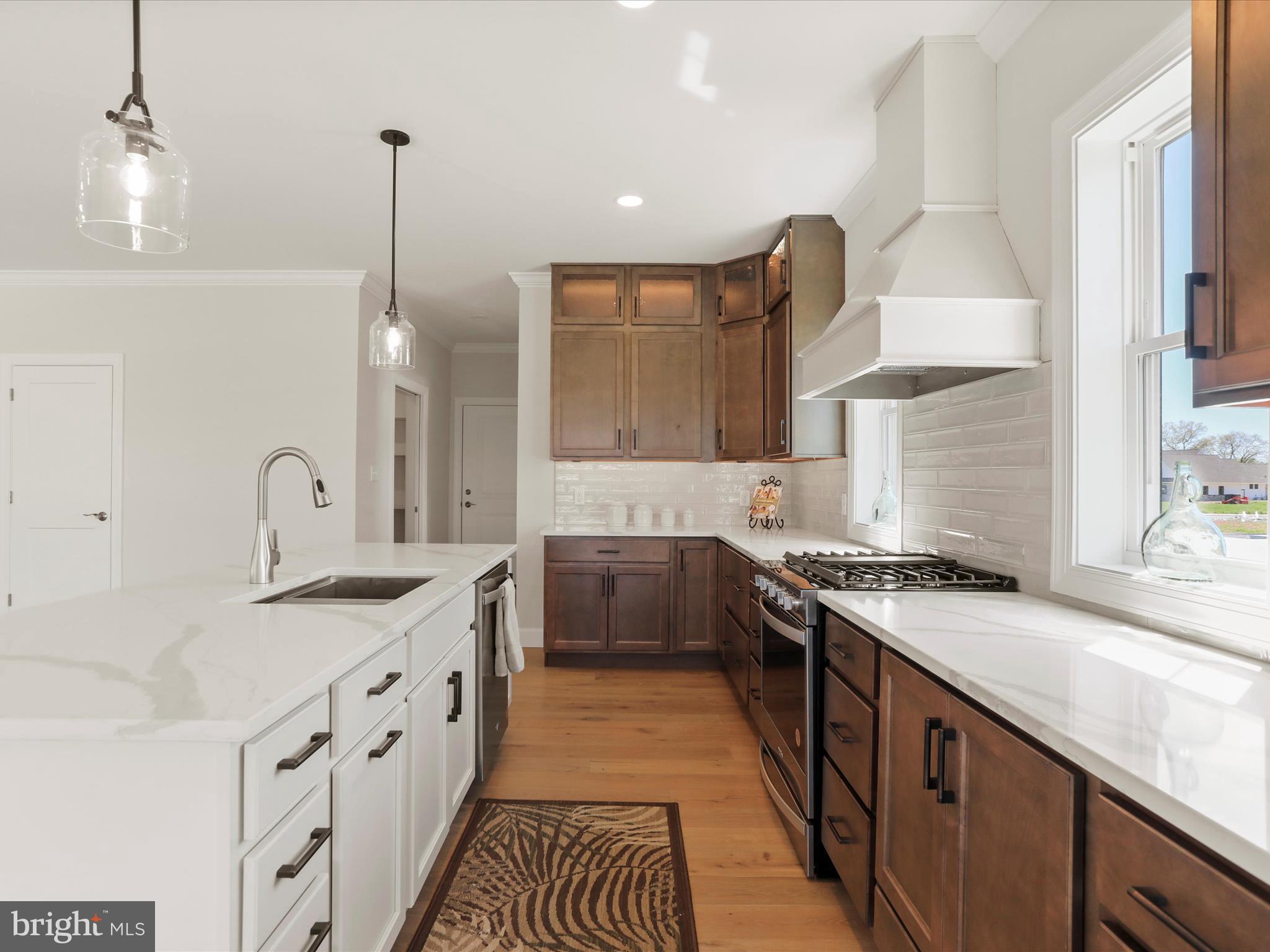 MEADOWBROOK - Residential