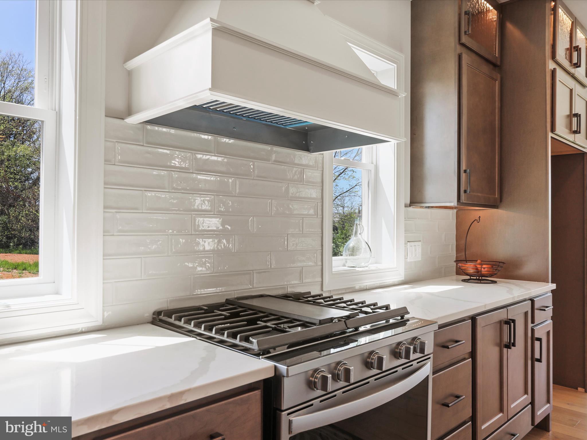 MEADOWBROOK - Residential