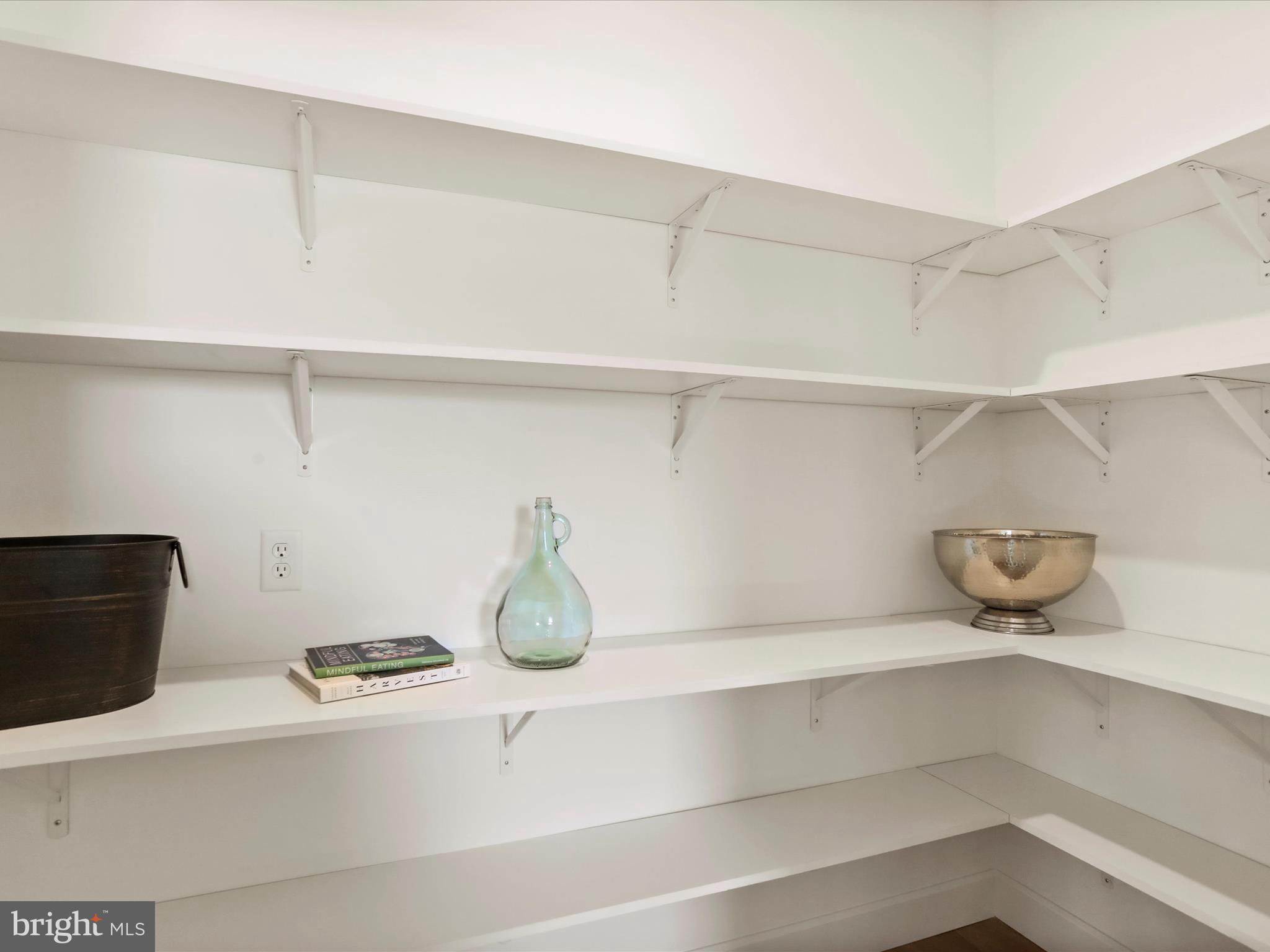 MEADOWBROOK - Residential