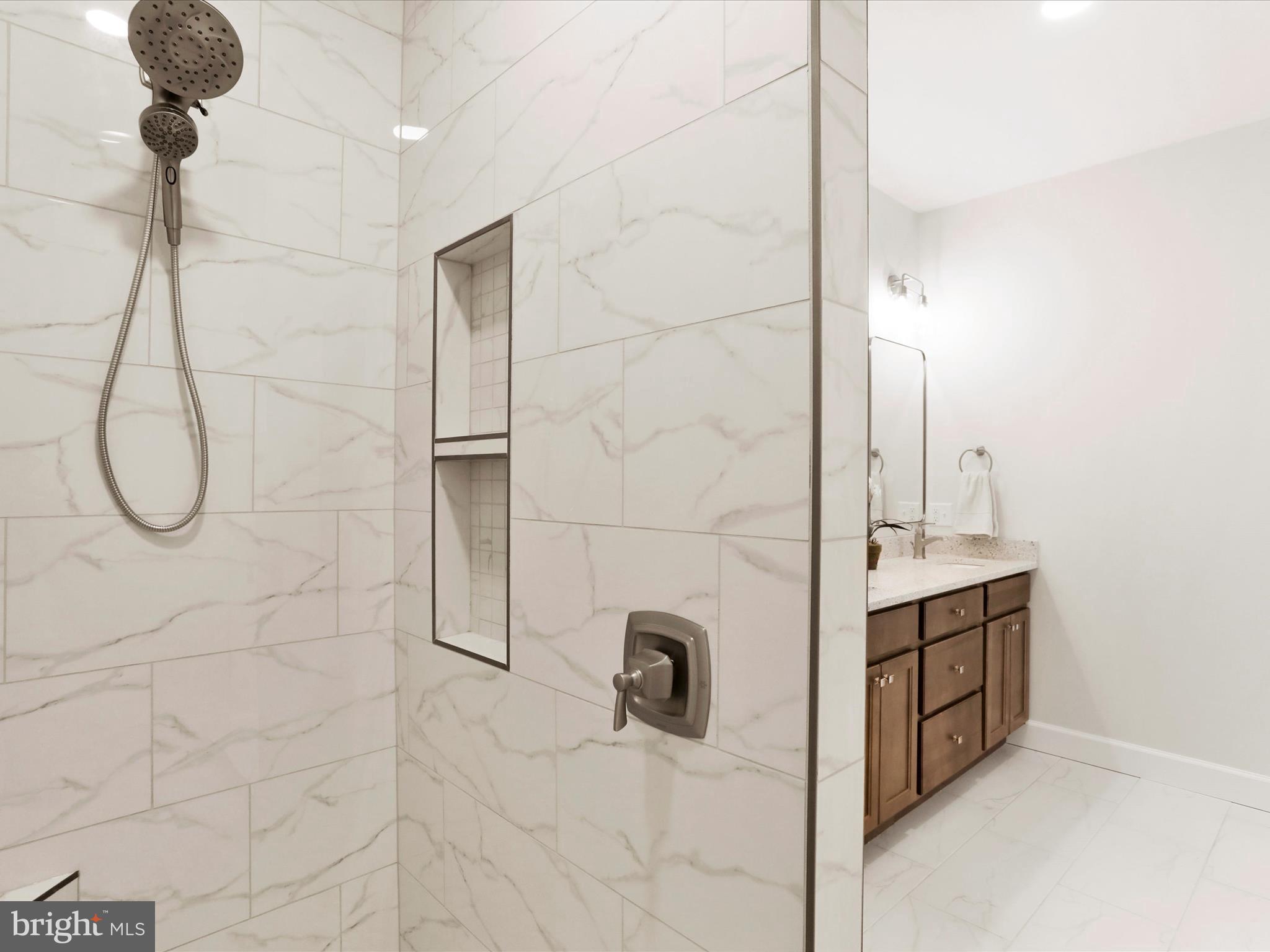 MEADOWBROOK - Residential