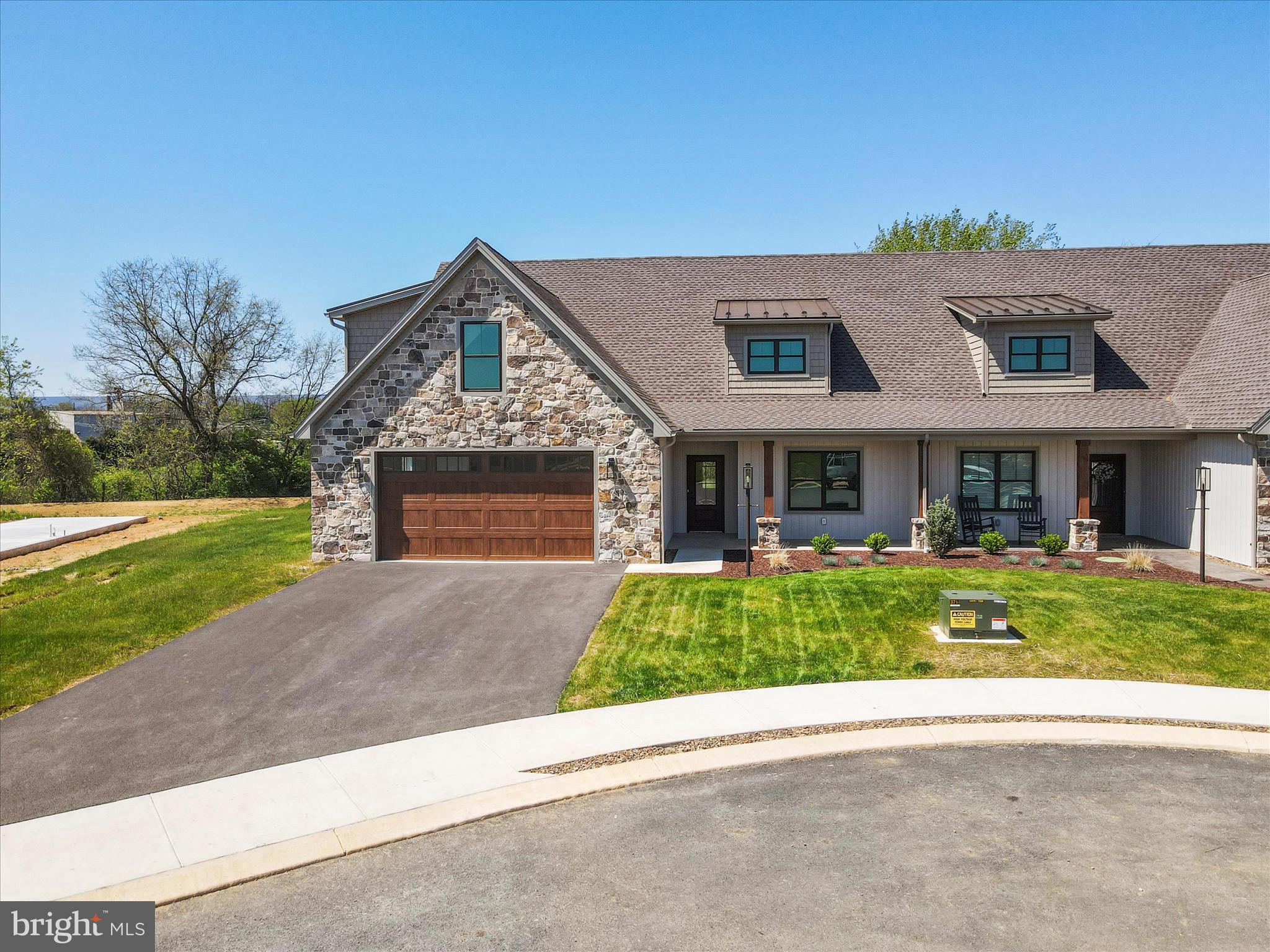 MEADOWBROOK - Residential