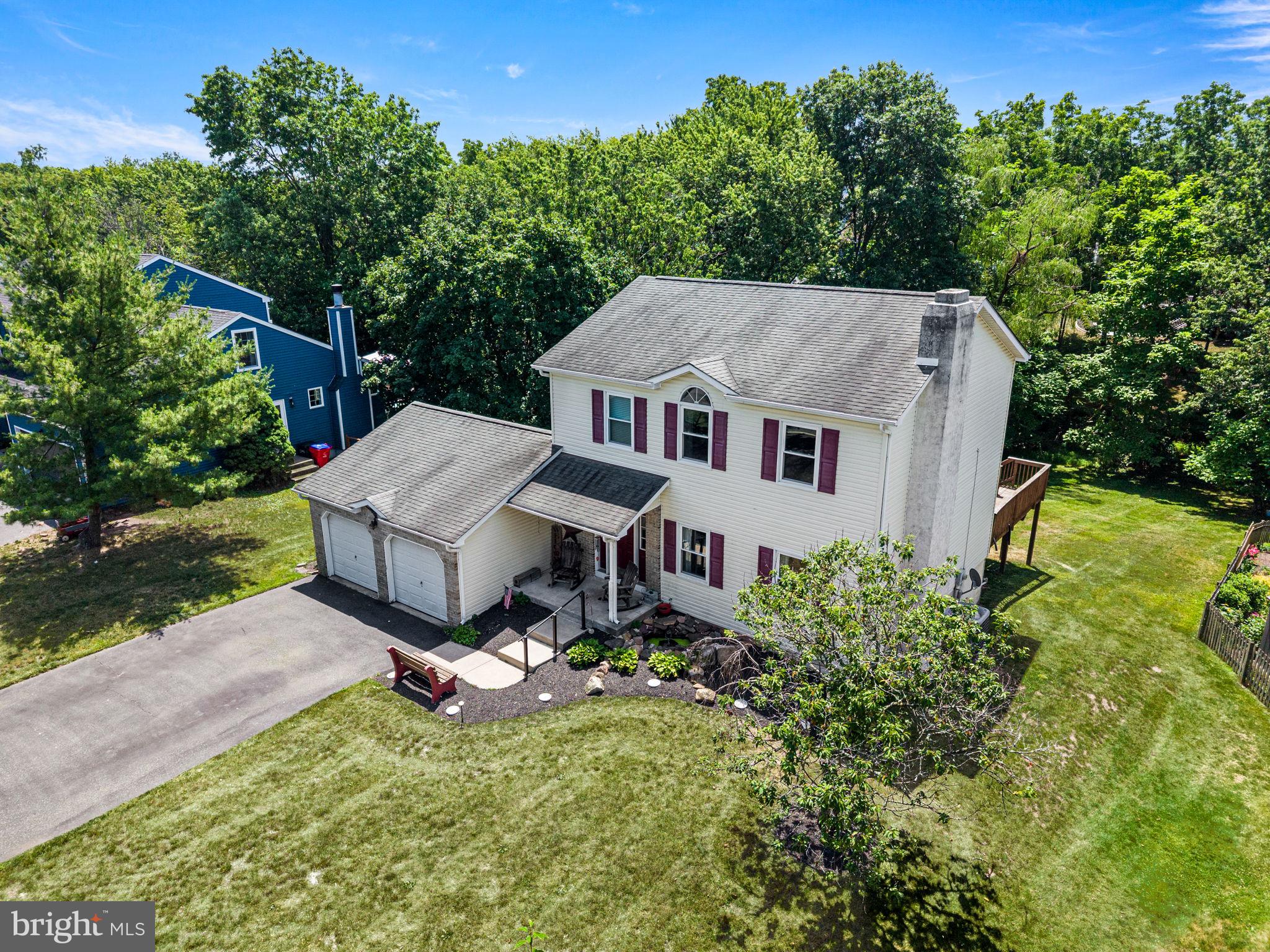 2232 DONNA LANE