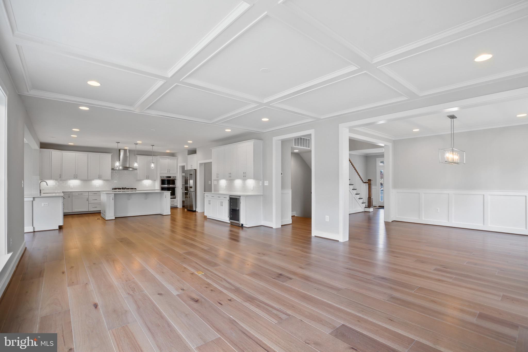 VIENNA WOODS - Residential