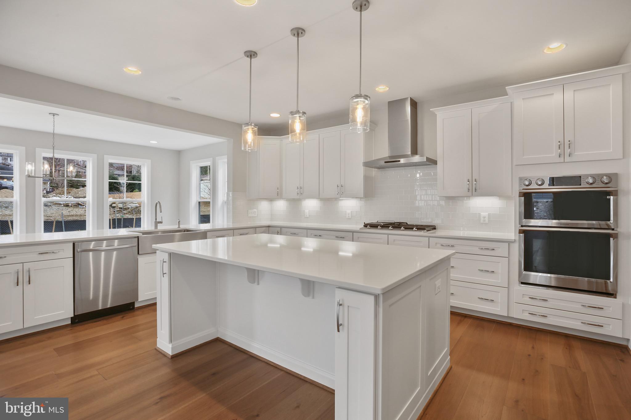 VIENNA WOODS - Residential