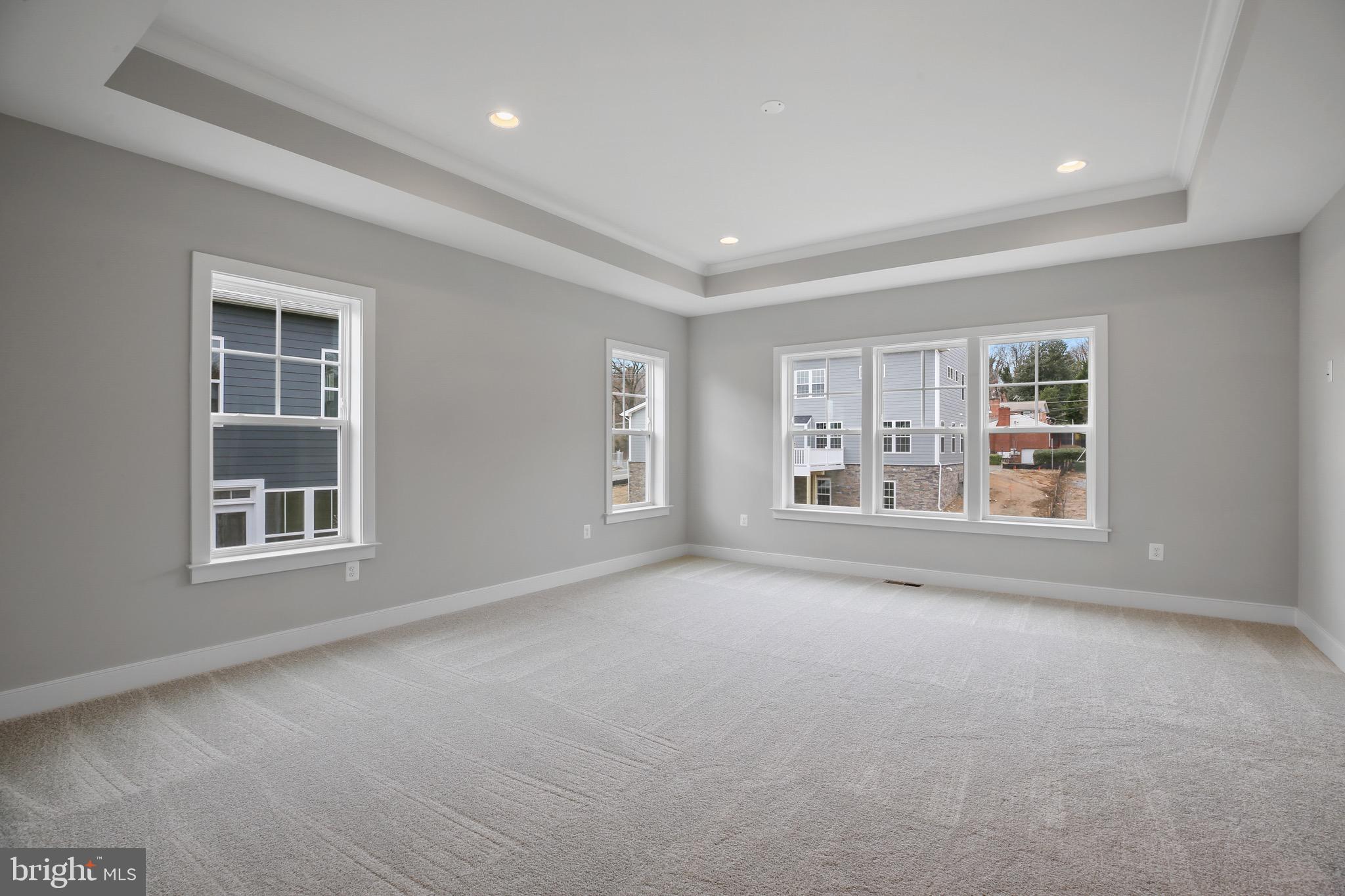 VIENNA WOODS - Residential