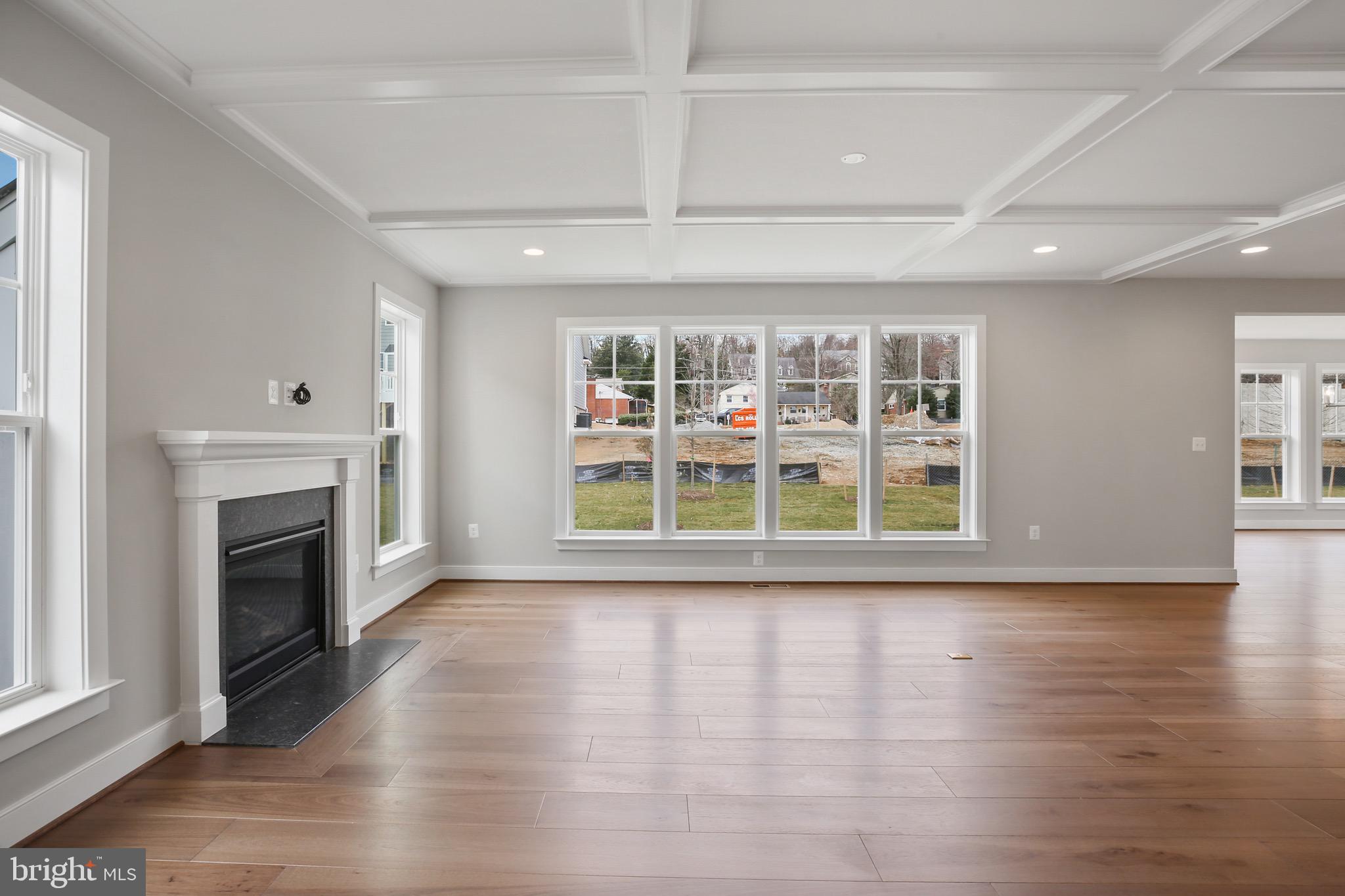 VIENNA WOODS - Residential