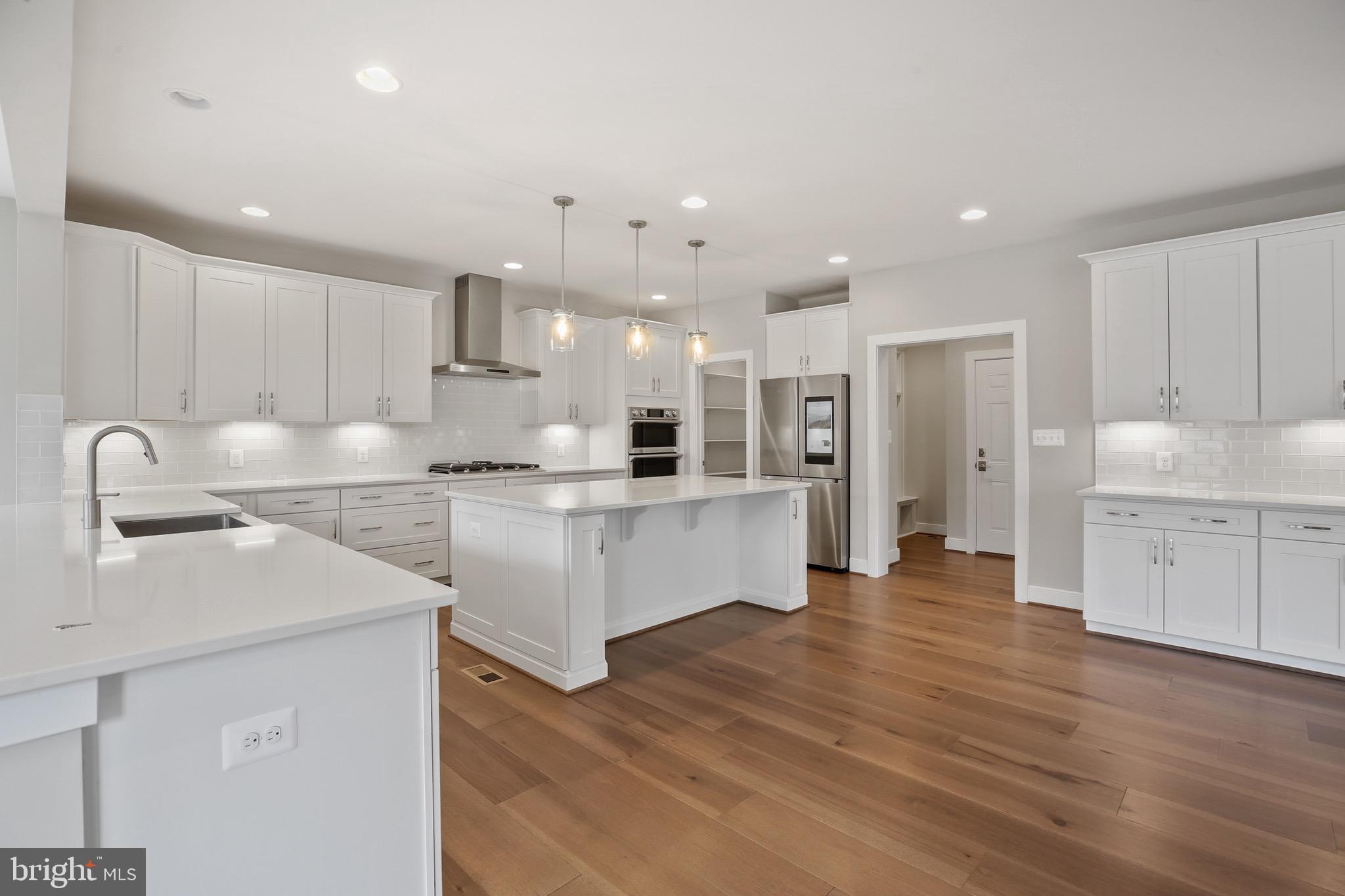 VIENNA WOODS - Residential