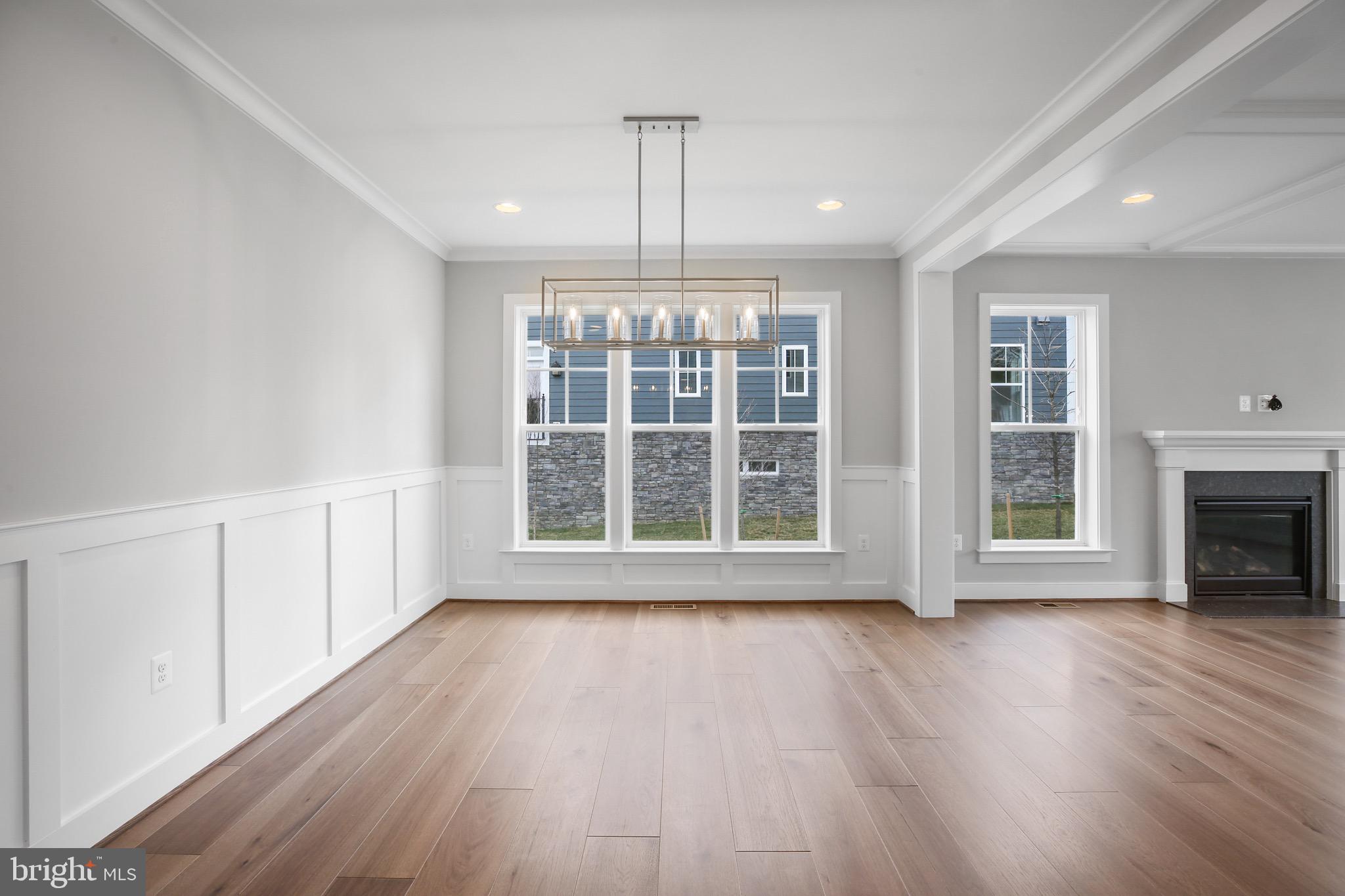 VIENNA WOODS - Residential