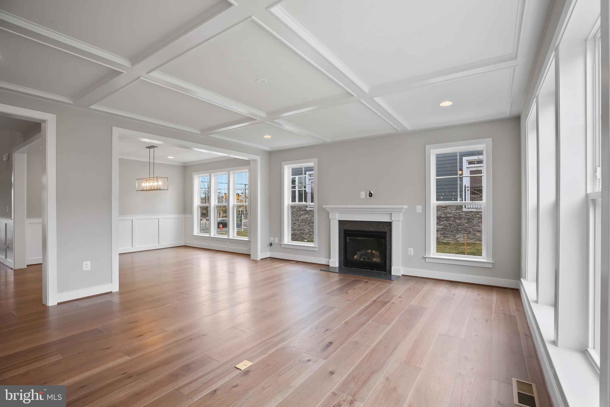 VIENNA WOODS - Residential