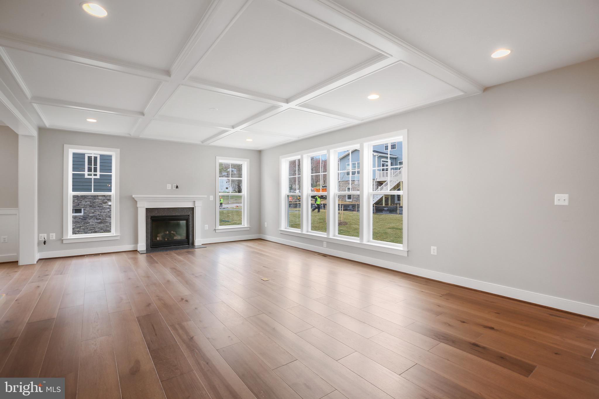 VIENNA WOODS - Residential